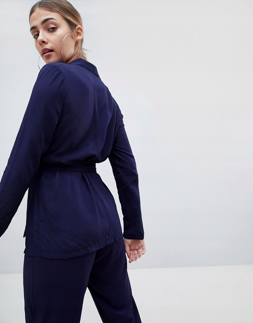 PRETTYLITTLETHING KOSZULA DAMSKA GRANATOWA 36 1ZAS Kolor niebieski