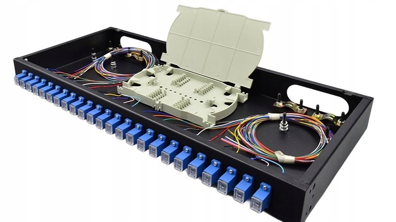 Vybavený 24xSC Pc simplex optický přepínač 1U Černý