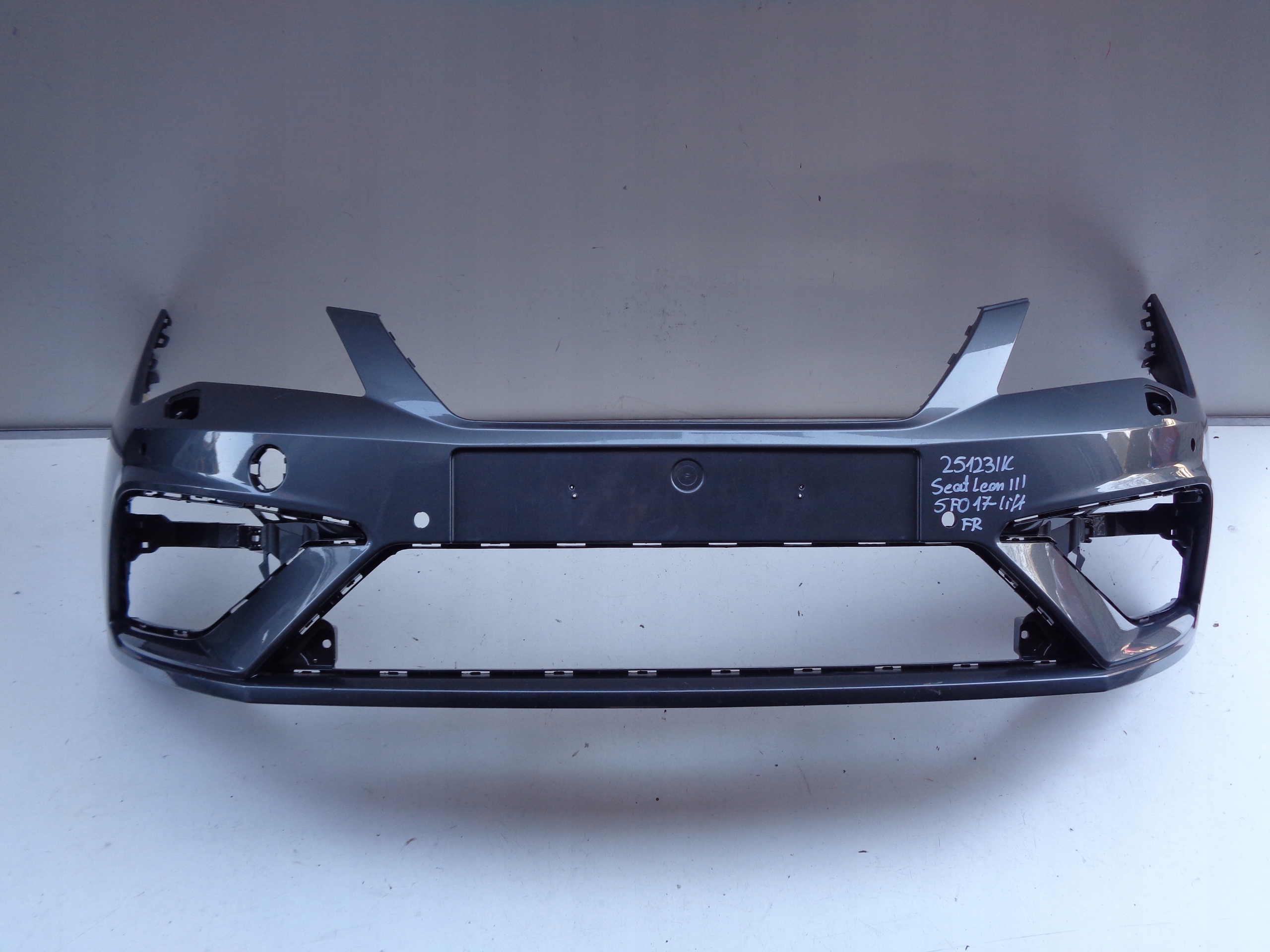 frontstoßstange SEAT LEON III 3 5F FR 17- LIFT NR 25123