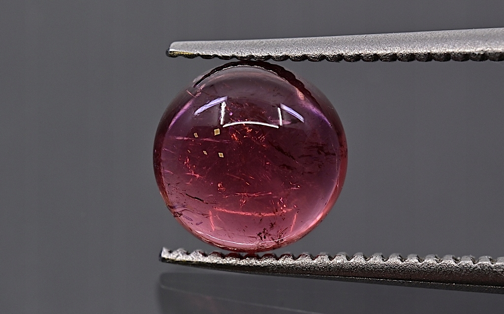 Turmalín kulatý kabošon fi 6,7 mm