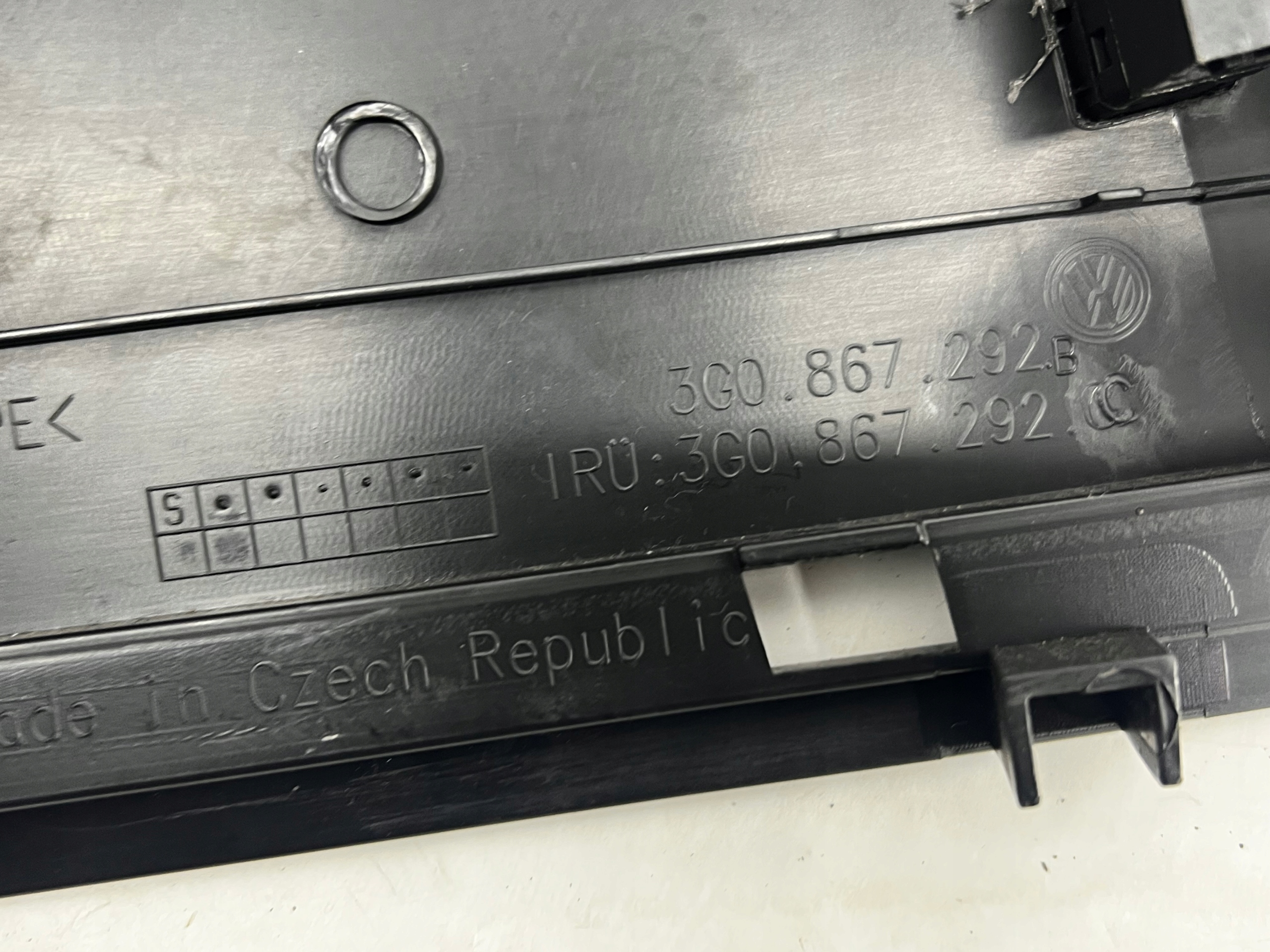 VW PASSAT B8 cover SLUPKA right 3G0867292B originál
