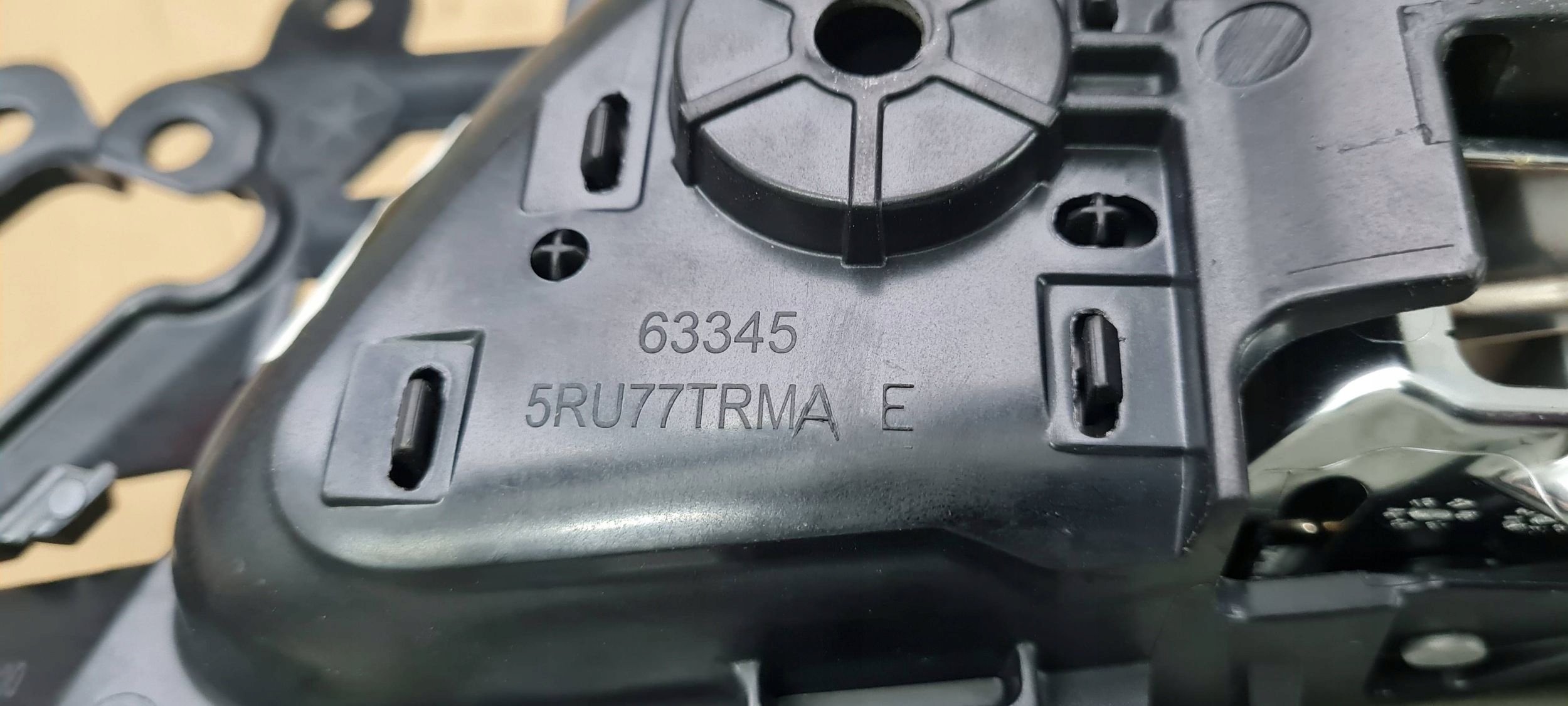 Chrysler Pacifica 2022 handle inner door left left front 5RU77SZ6AE