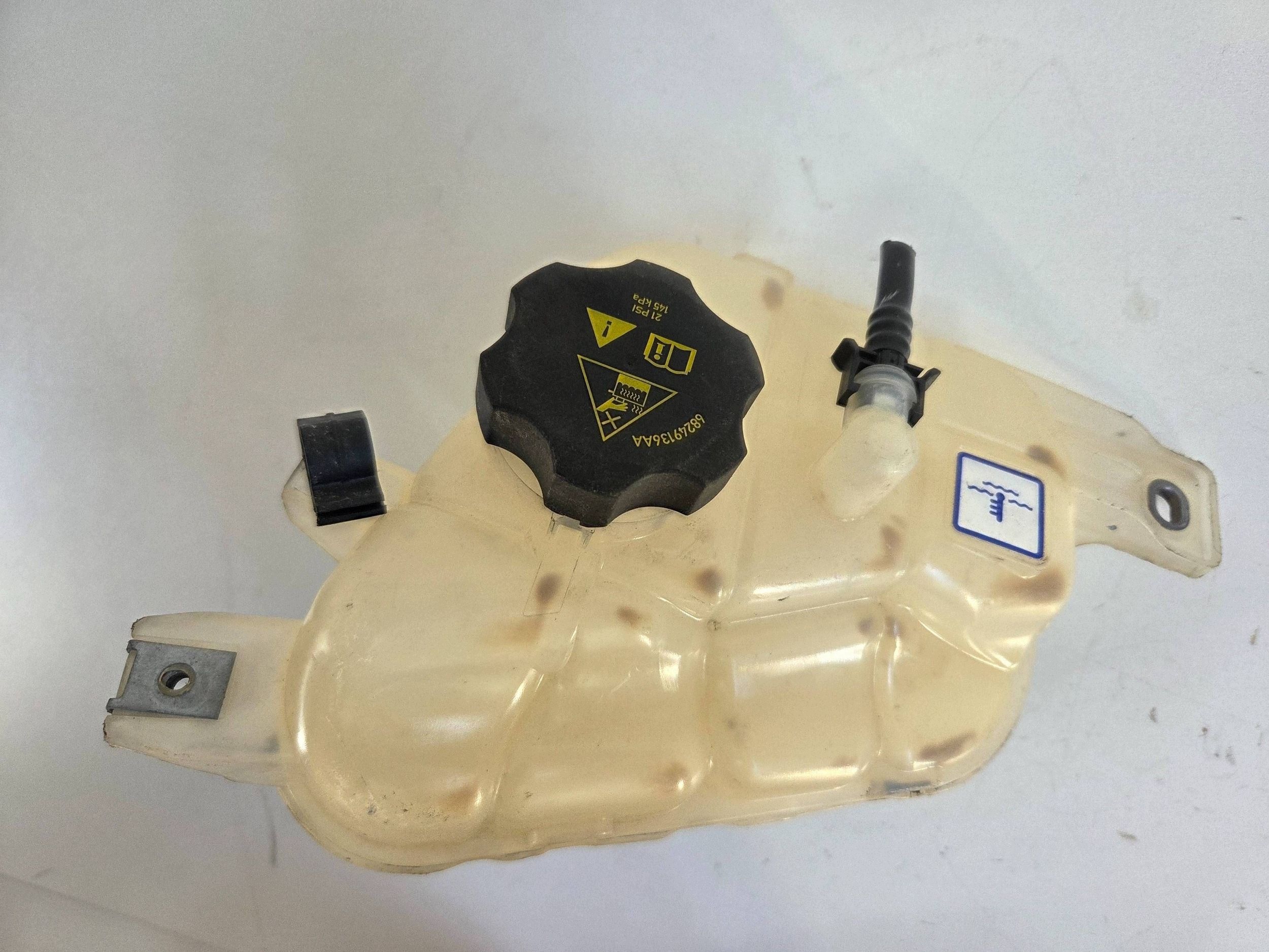 Alfa Romeo Giulia Réservoir eau 50553218 (503)