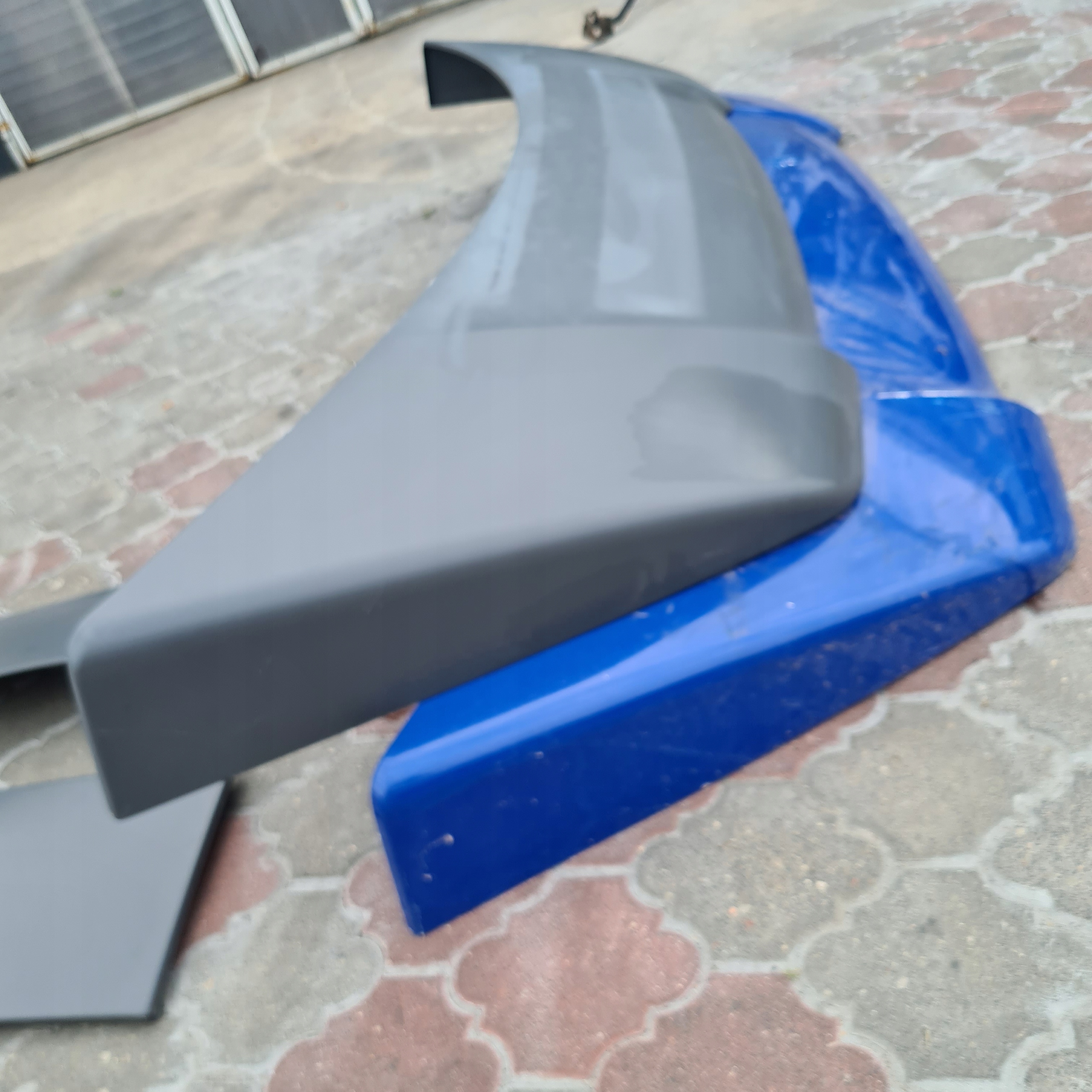 MER03 - СПОЙЛЕР СПОЙЛЕР ОБТЕКАТЕЛЬ КРЫШИ ACTROS MP 4