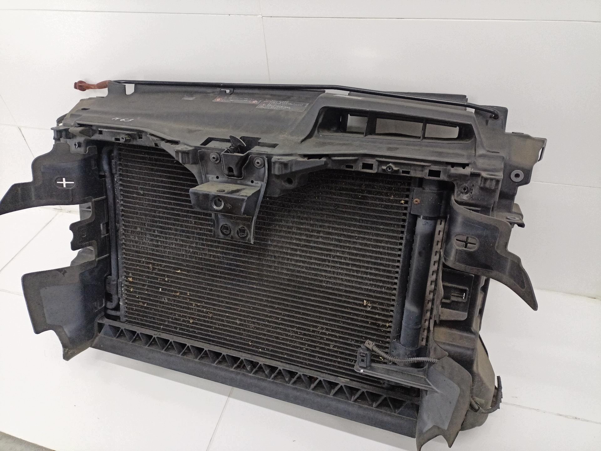 support panel for radiators pillar iron Volkswagen Scirocco 3 2009 6Q0010296