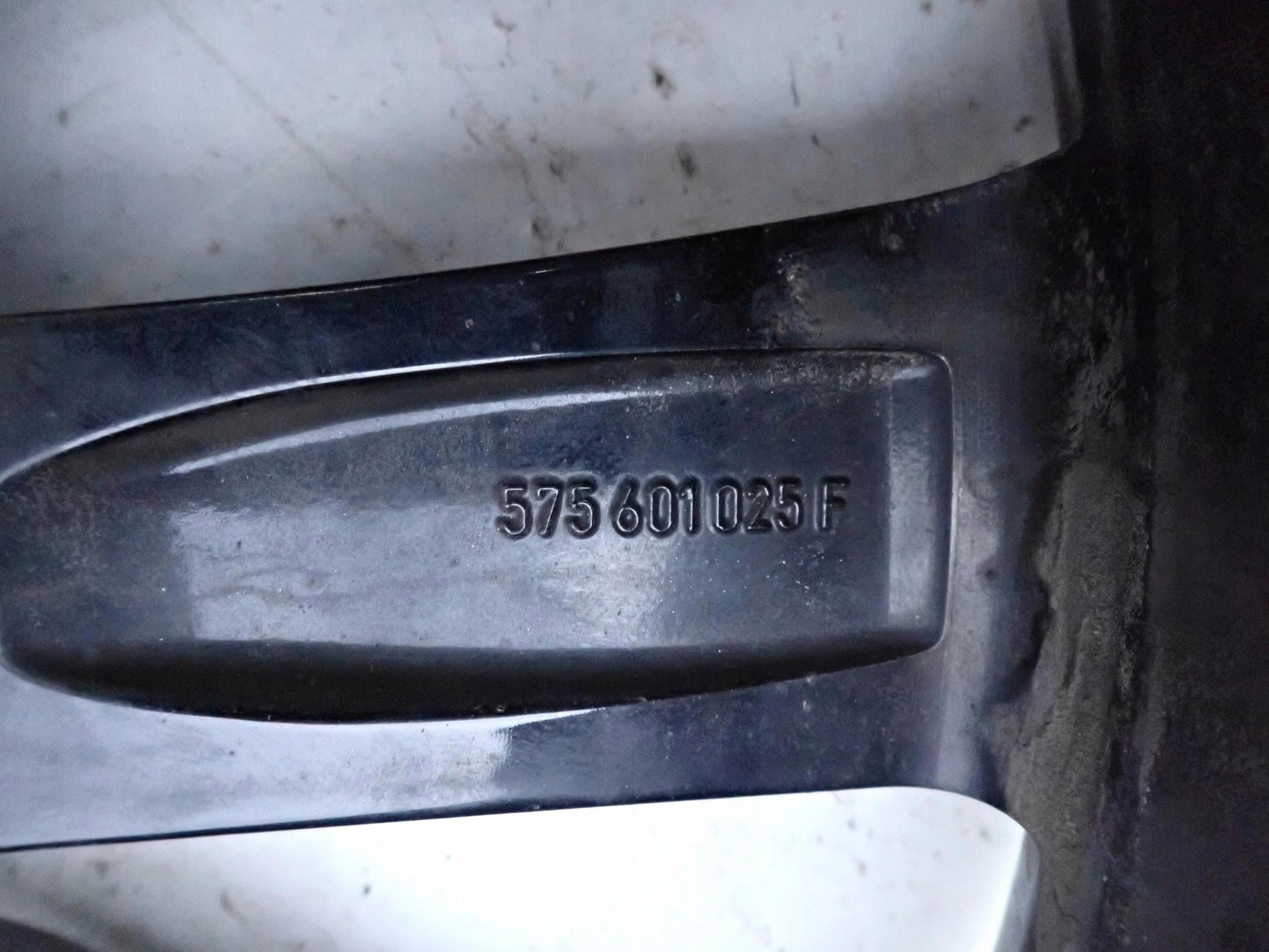 SEAT 575601025F 8Jx19 19" disk hliníkový