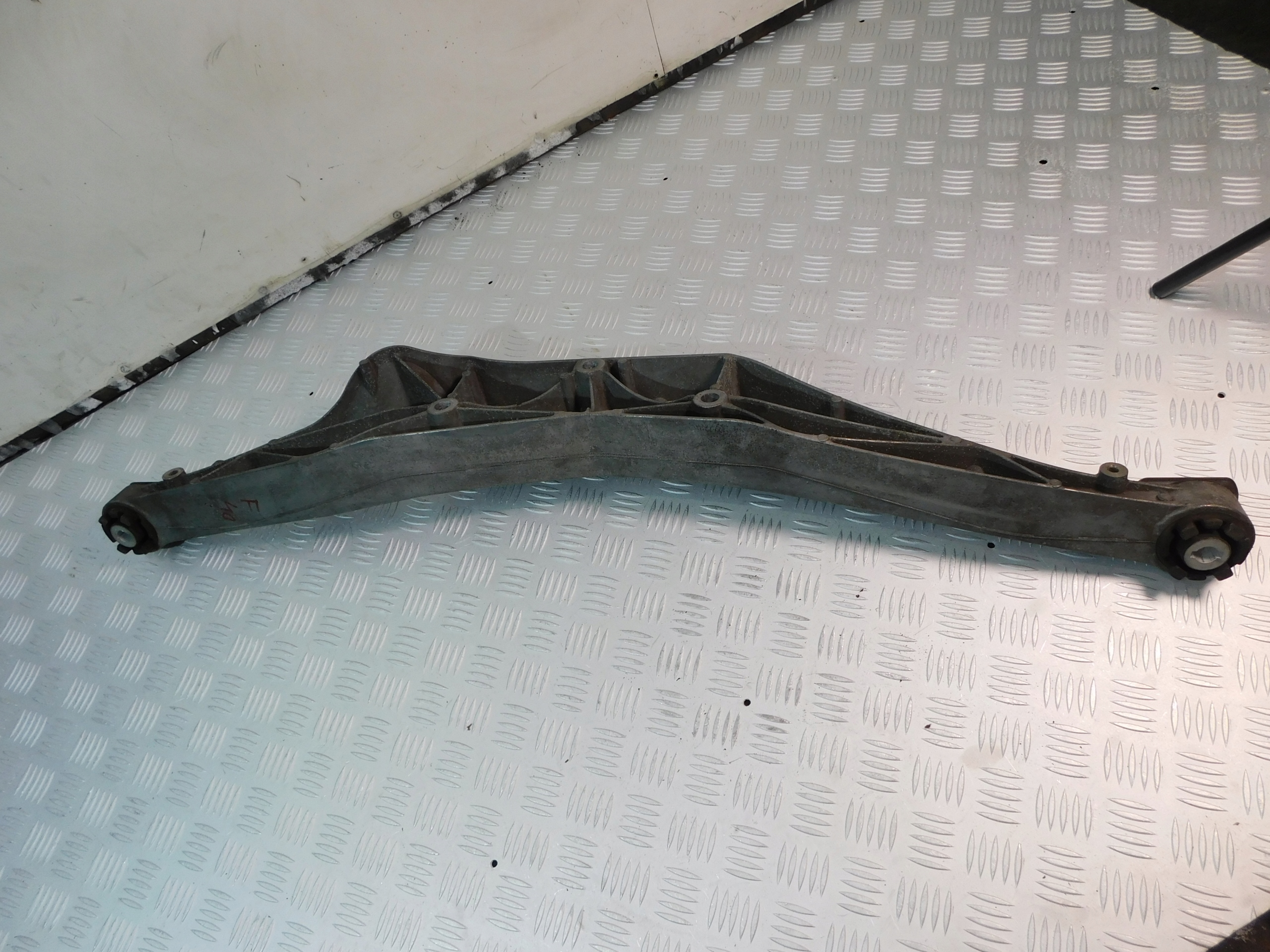 BMW F40 RINFORZO PARAURTI Supporto mostu 6852896-04