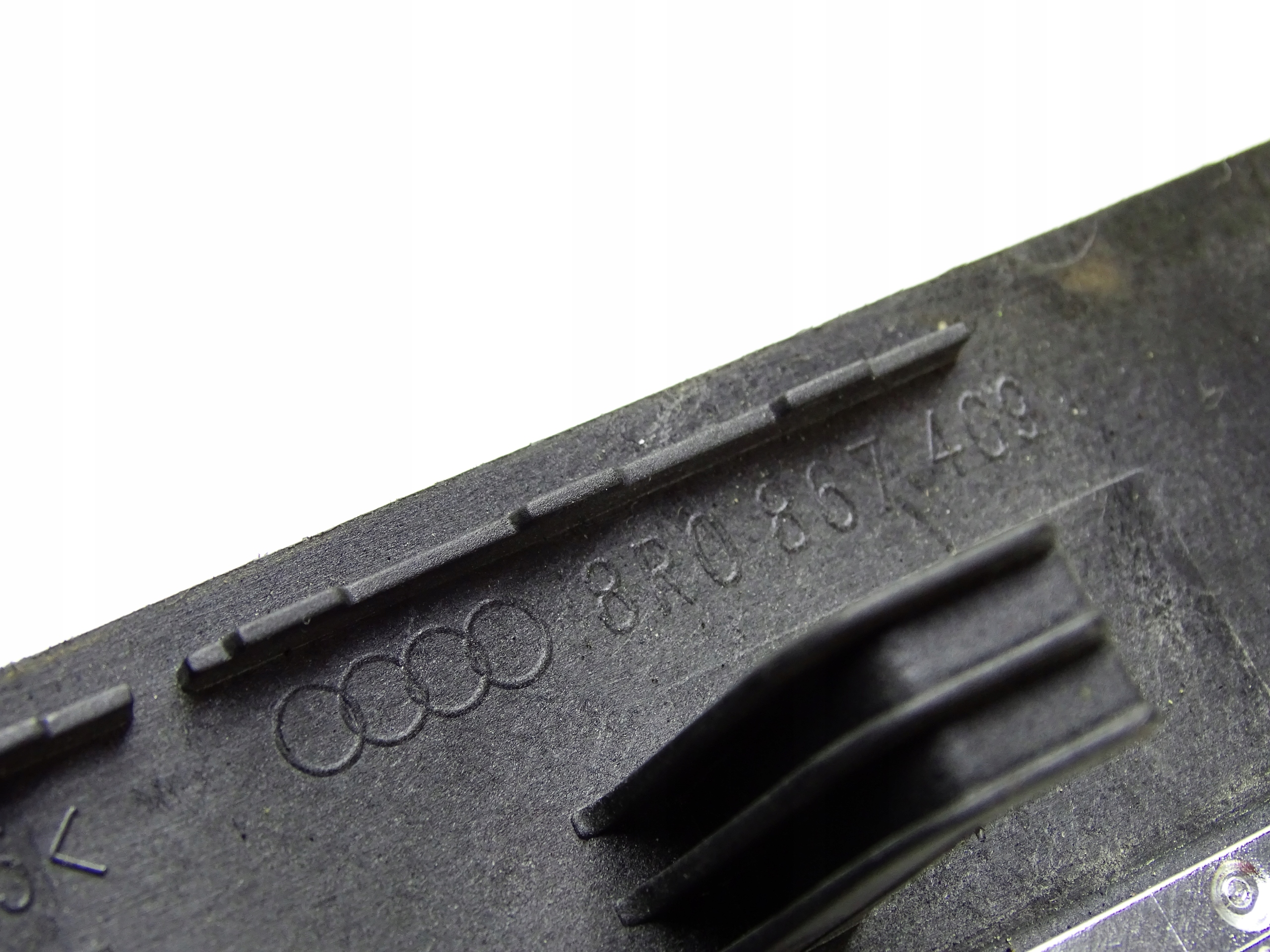 moulding DEKOR door left AUDI Q5 8R 08- 8R0867409