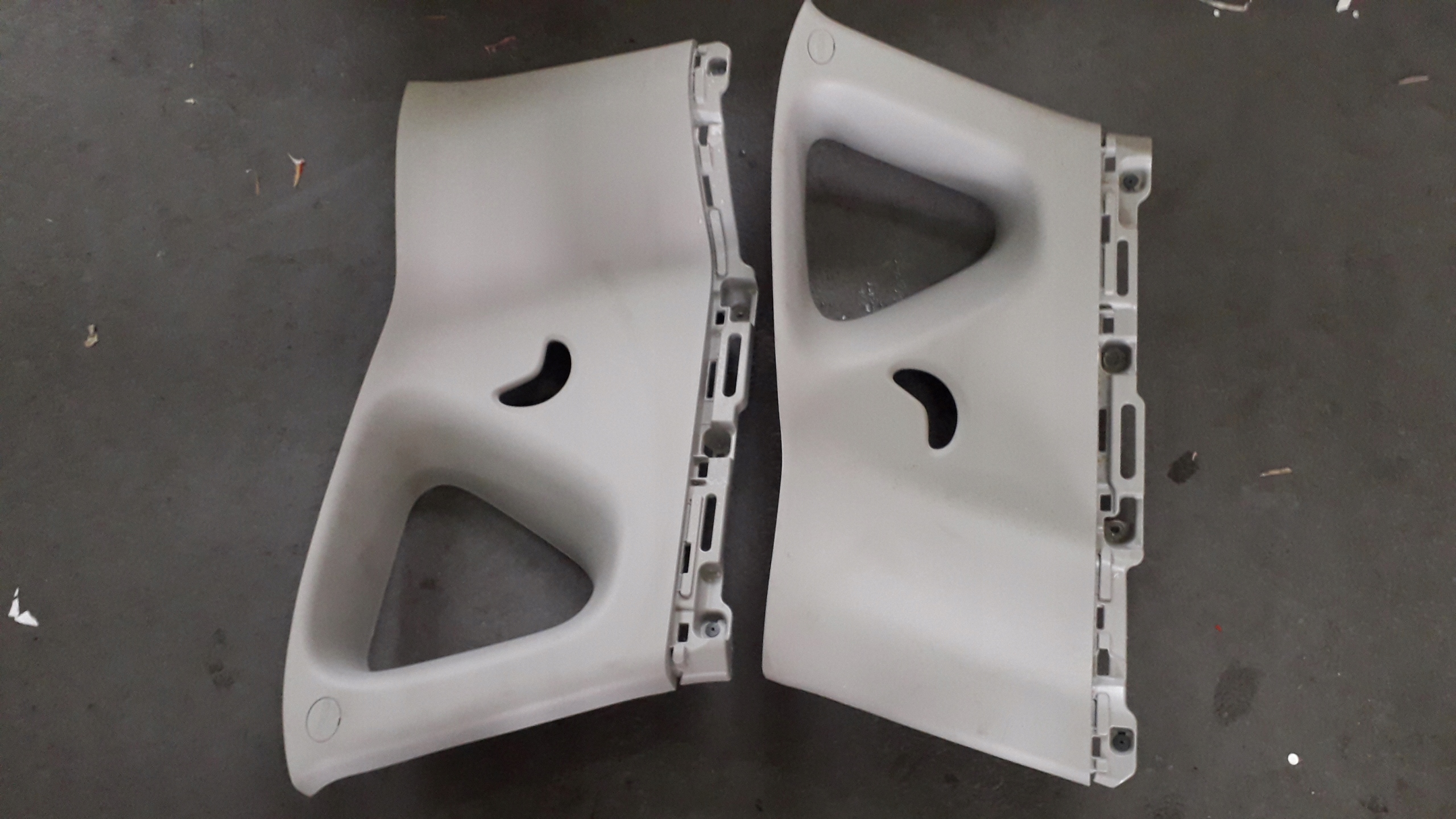 KIA SOUL II 2014-КРЫШКА ТОРЦЕВОЙ СТОЙКИ L-СТОЙКА