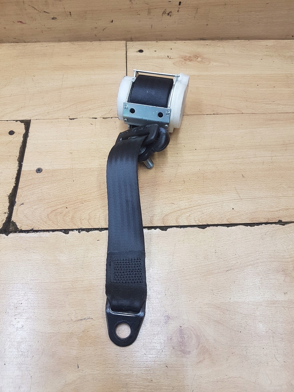 ремень безопасности левый lancia YPSILON