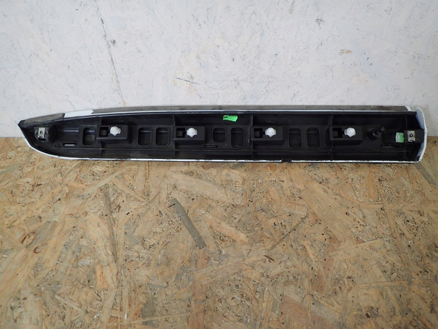 moulding for door left rear. VW ARTEON 3G8853991B