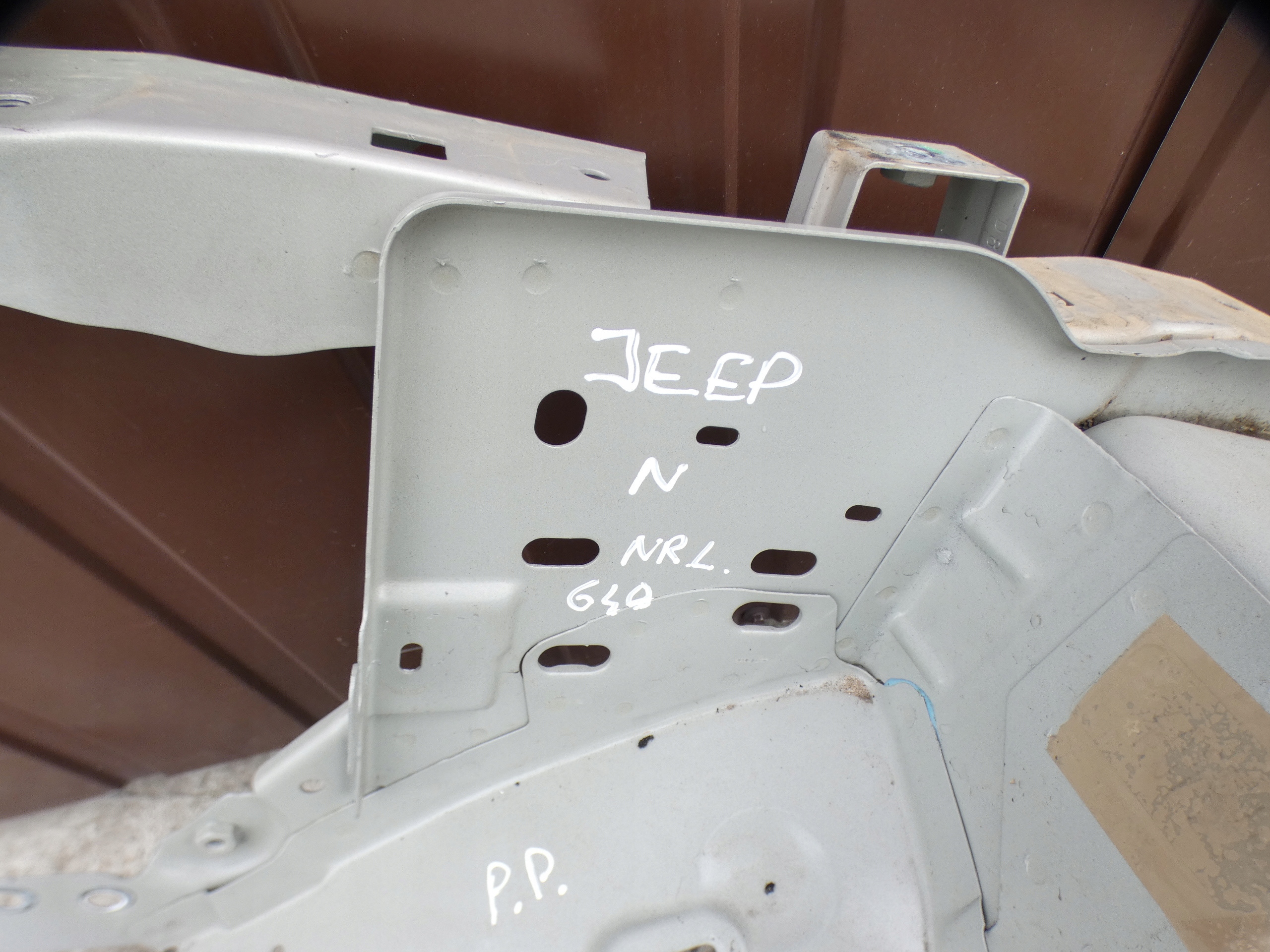 JEEP AVENGER quarter front right left quarter FARTUCH 2023- 640