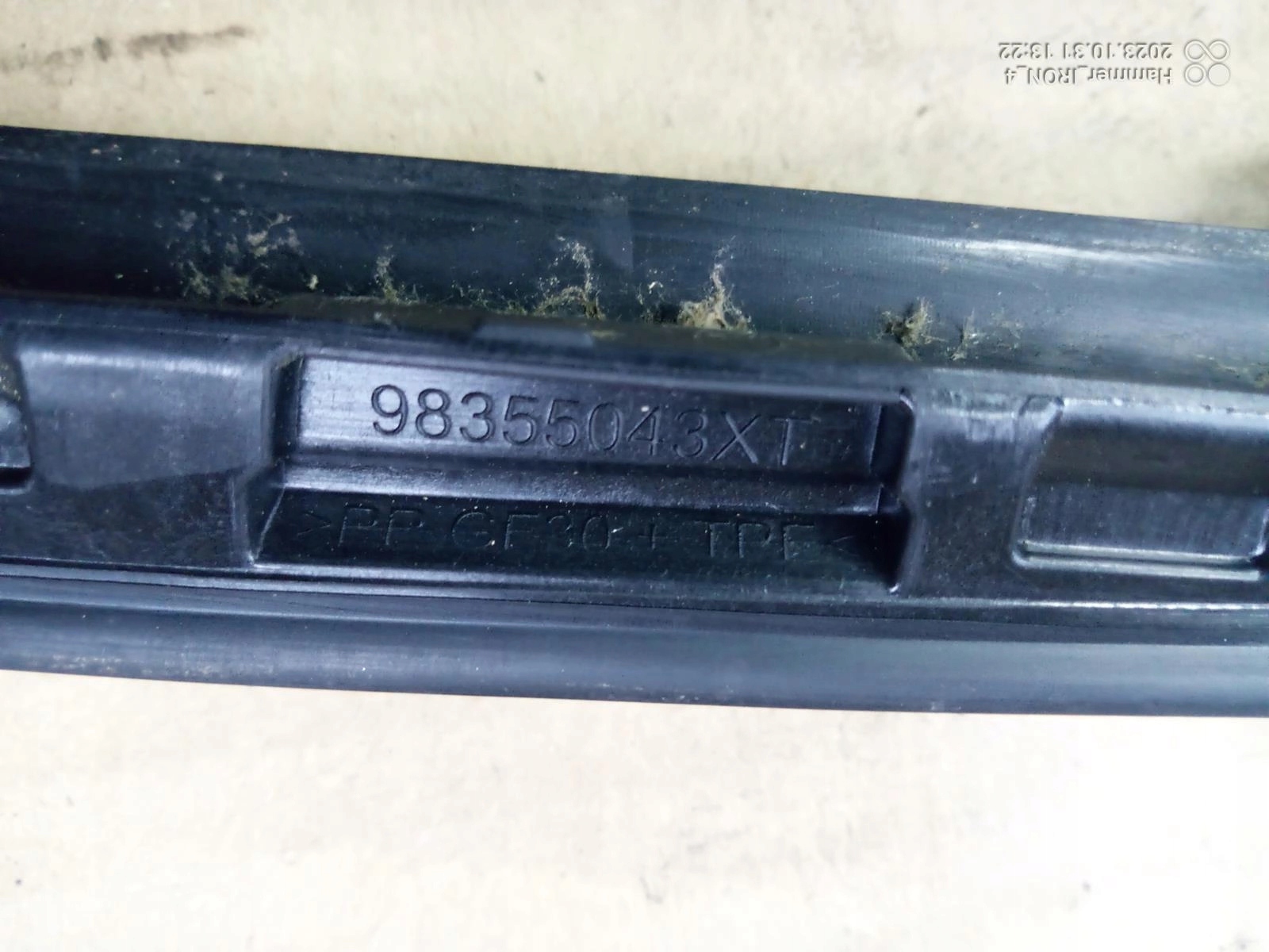 Peugeot 308 T10 III Listwa szyby czołowej słupka lewa prawa 98355043XT 9835 Typ samochodu Samochody osobowe