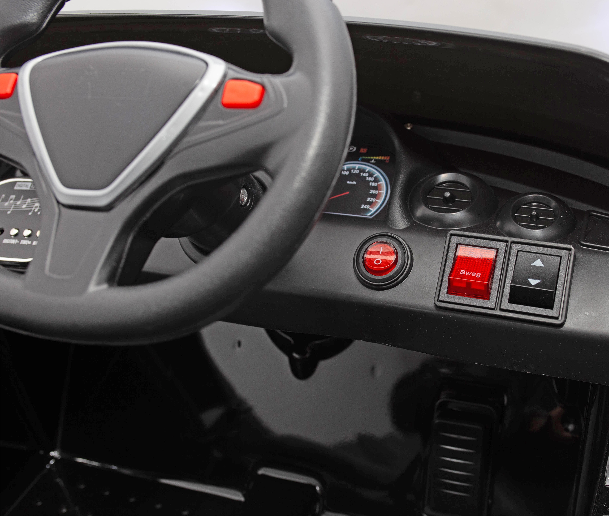 CABRIO M4 auto na akumulator SKÓRA BUJANIE LAKIER LEDy PILOT Szerokość pojazdu 65 cm