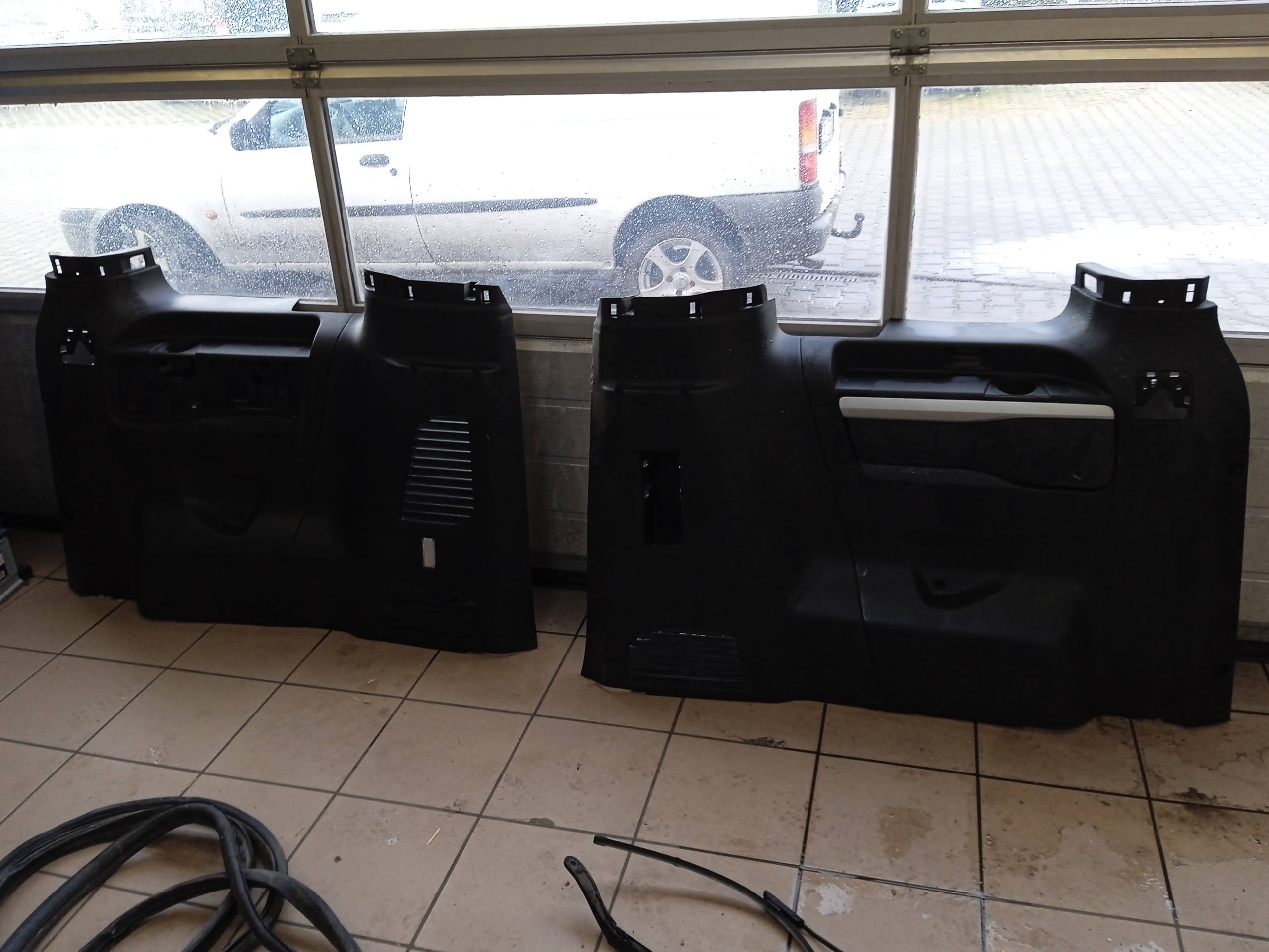 BOCZEK TAPICERKA BAGAZNIKA TRAVELLER PROACE