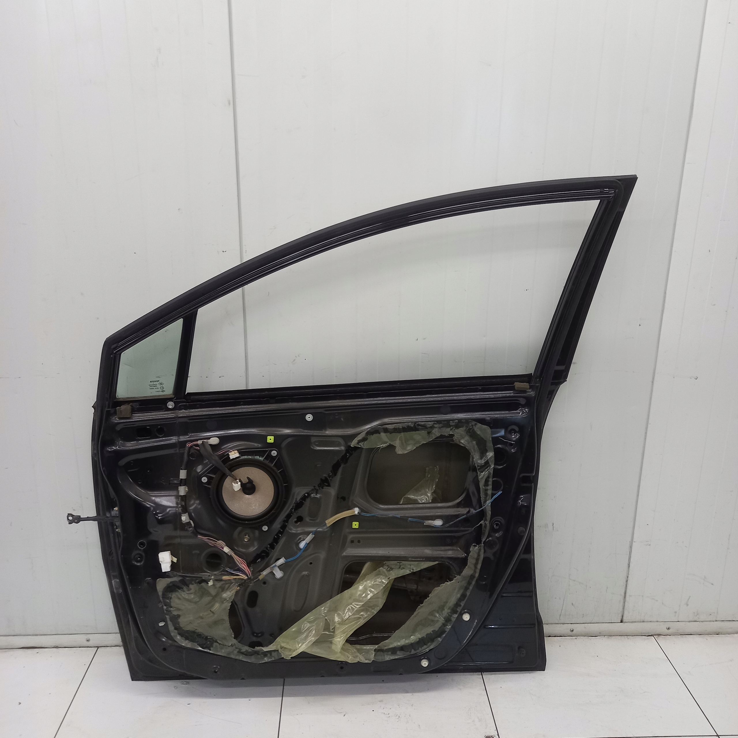 door right front TOYOTA AVENSIS VERSO