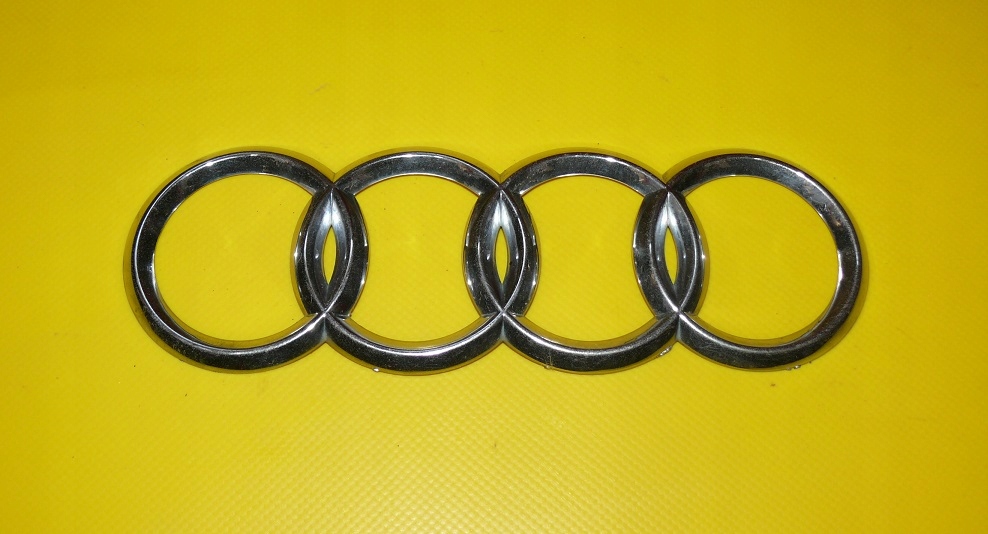 LOGO EMBLEMAT bonnet boot "OOOO" AUDI A6 C6 sedan 04-08r. 4F0853742