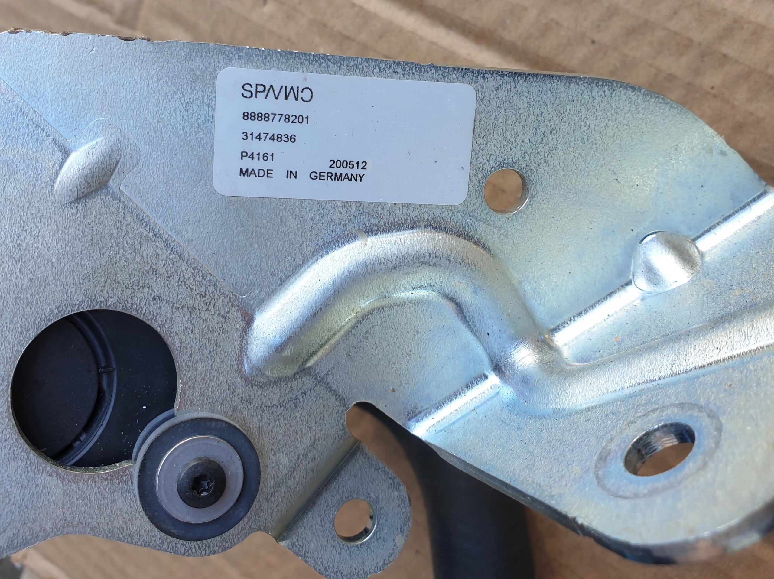 supplementary water pump console VOLVO XC40 XC60 V60 OE 2.0D OE