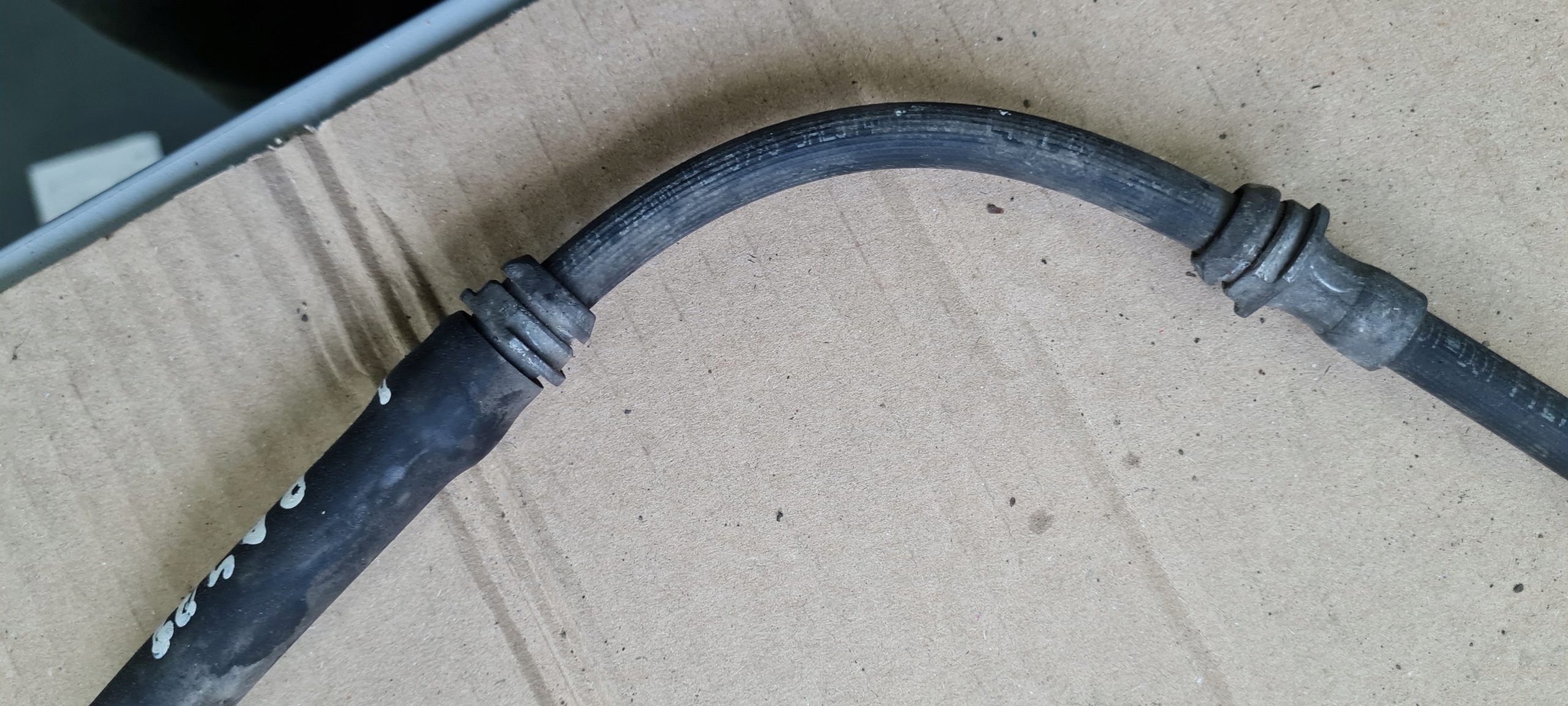 A4 B9 wiring of a caliper left front brake