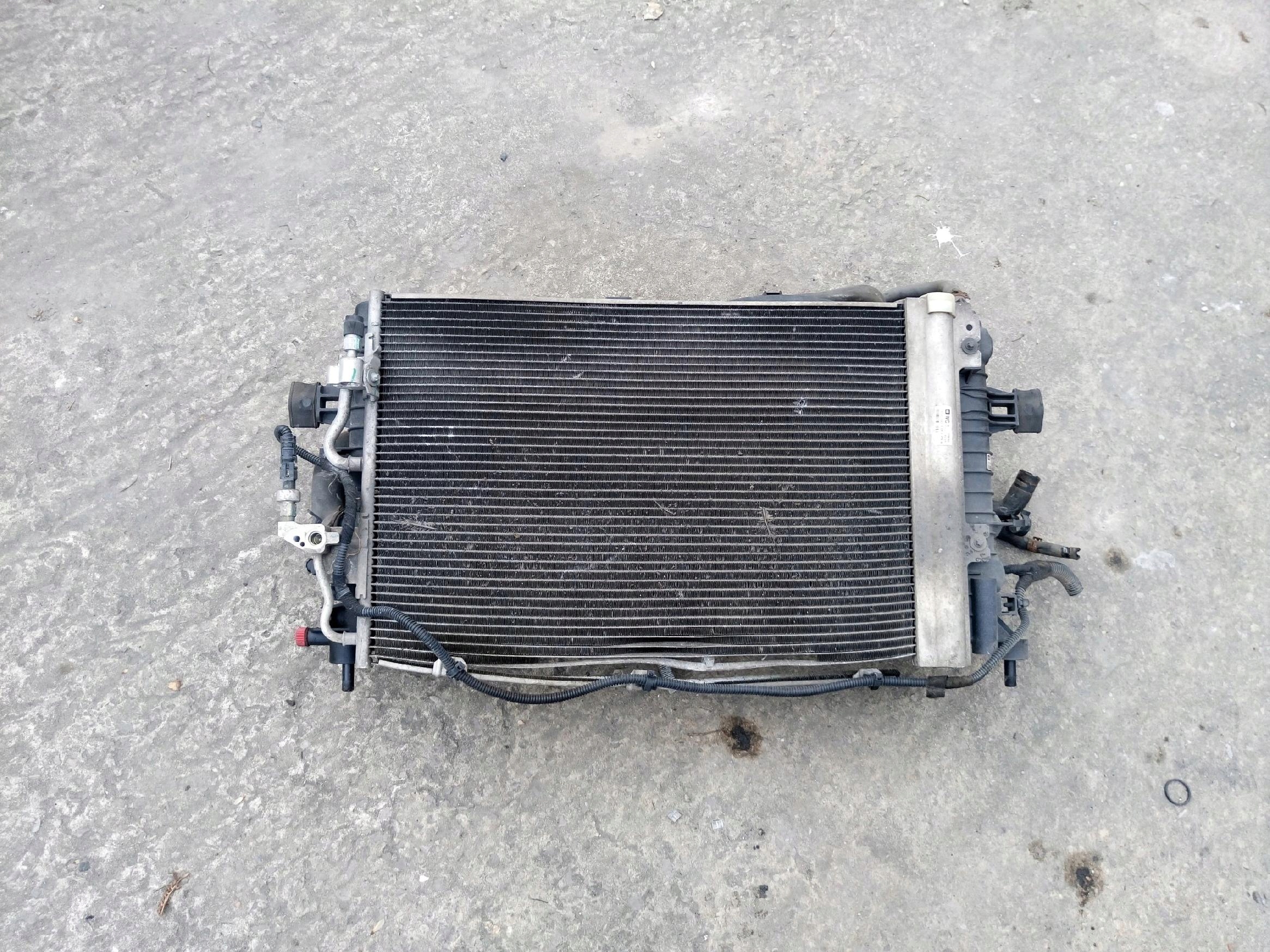 chladič ventilátor ZAFIRA B ASTRA H 1.6 13205941