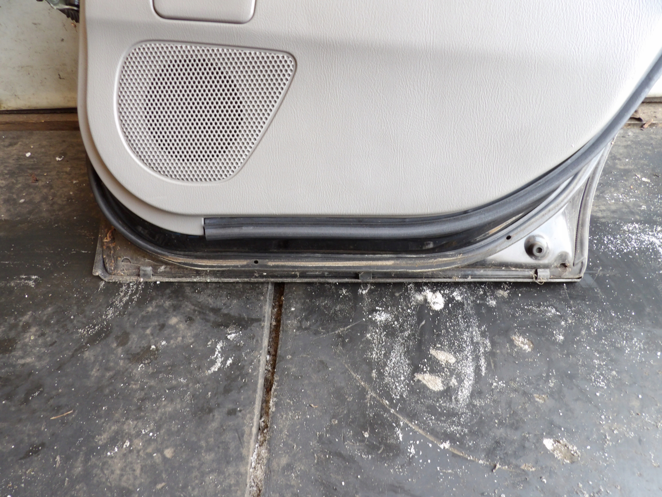 Subaru Forester II door rear. right lift