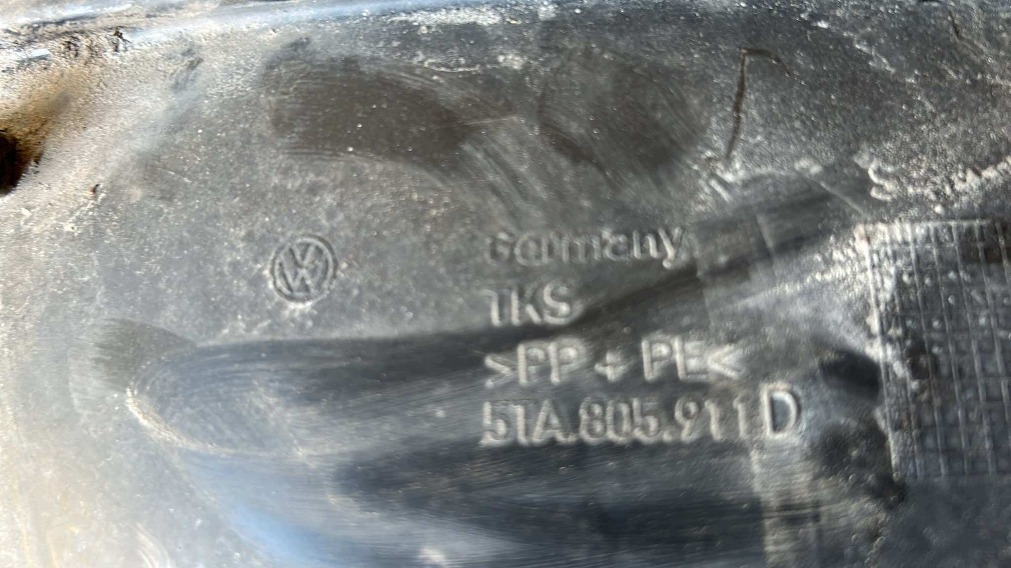 podblatník ľavé ľavý predok predné VW TOURAN III