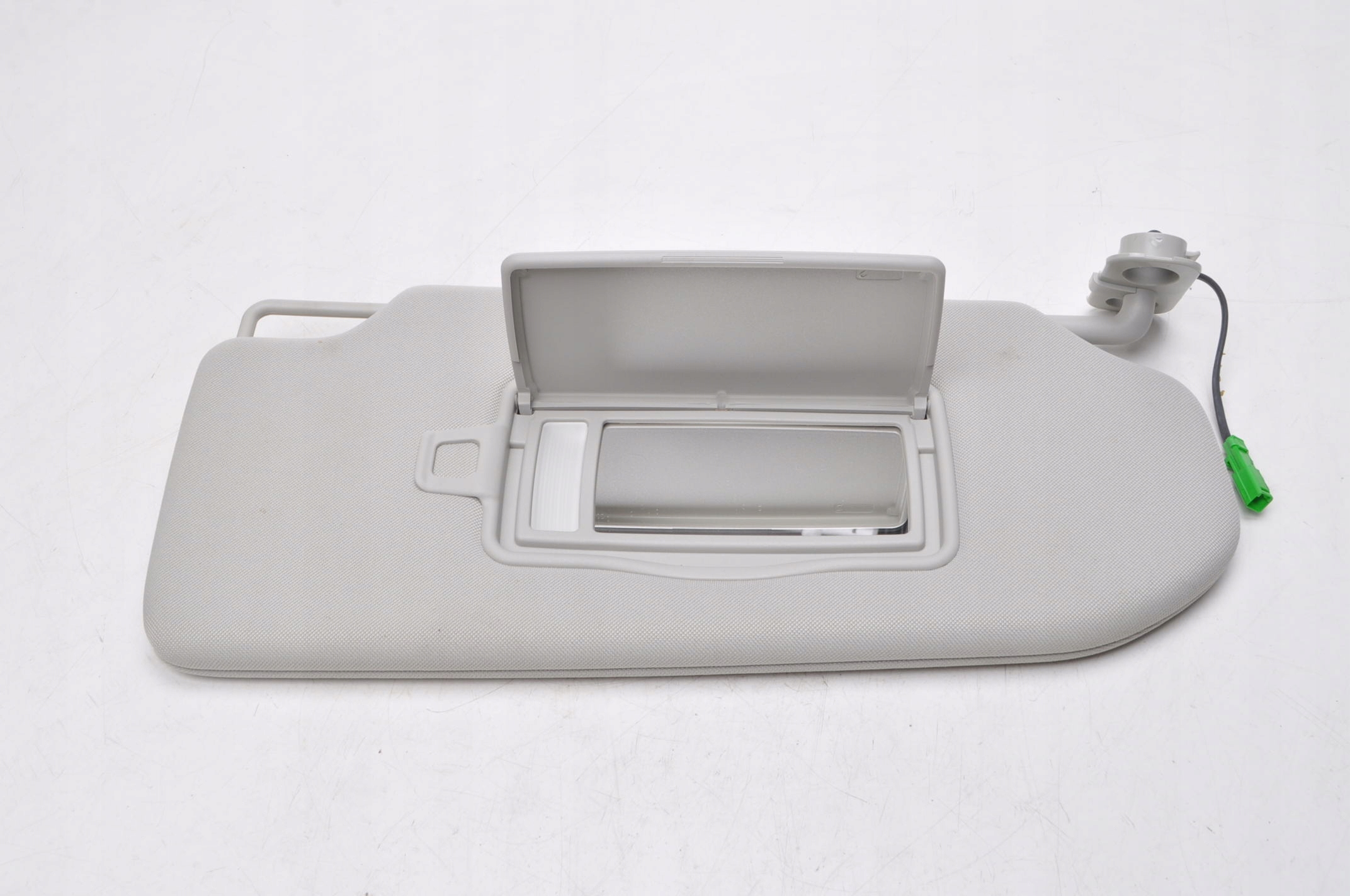 VOLVO XC40 II OSŁONA SŁONECZNIK PRAWY