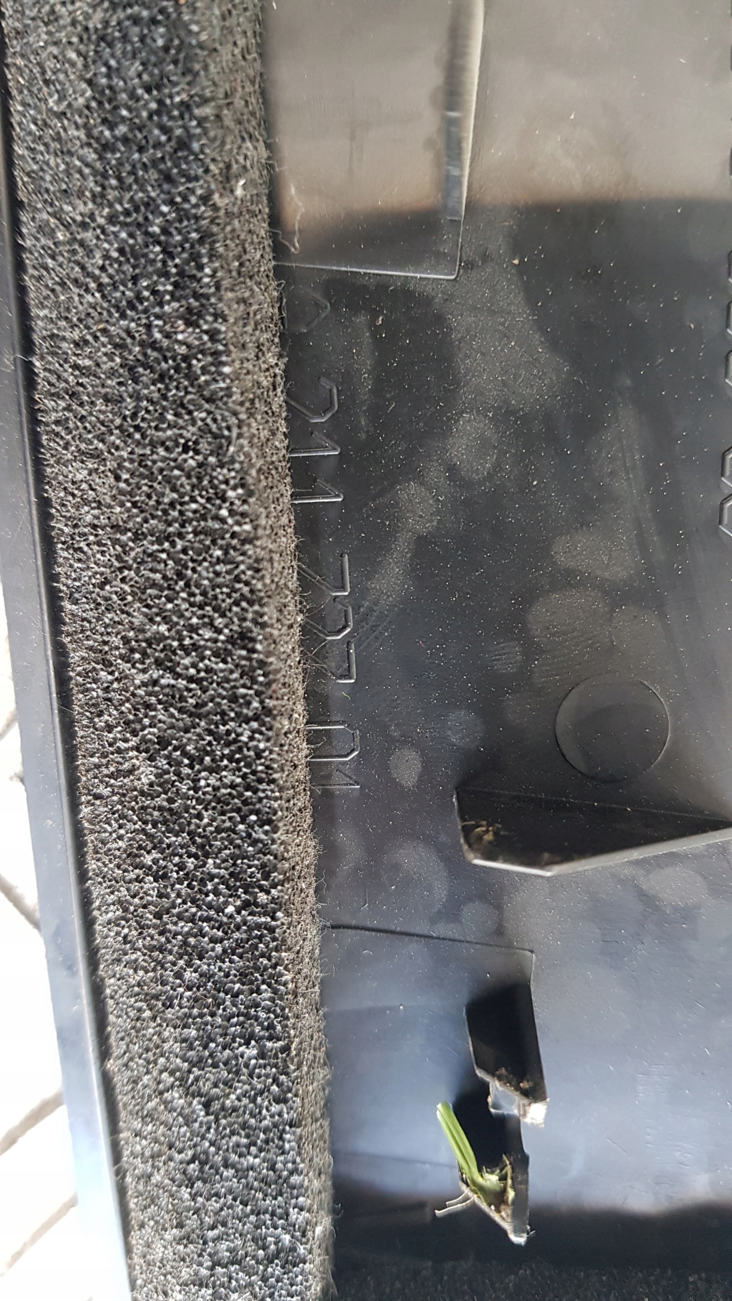 MERCEDES W212 spoiler upholstery right or left rear part
