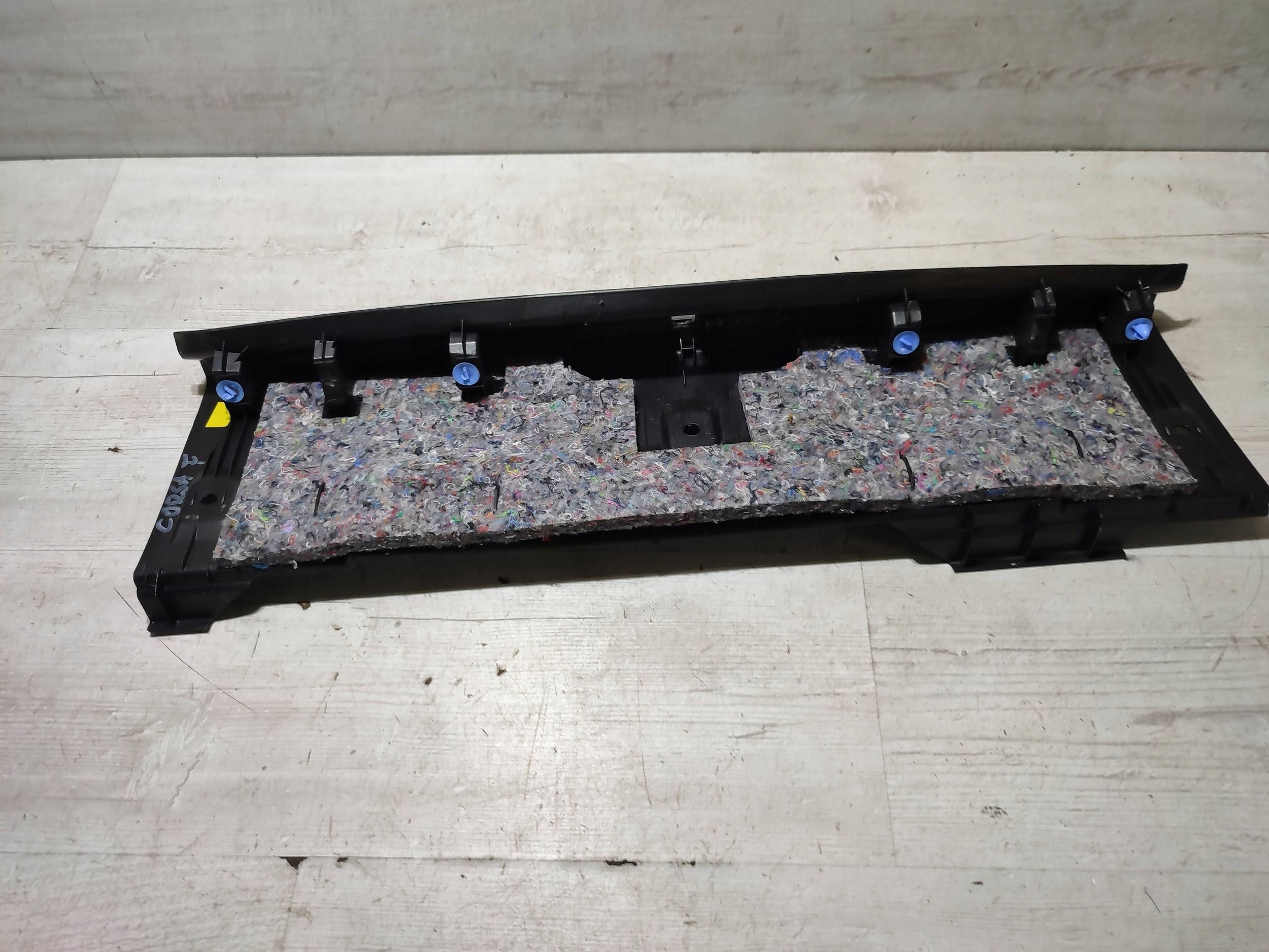 Opel Corsa F 2022 cover supports boot