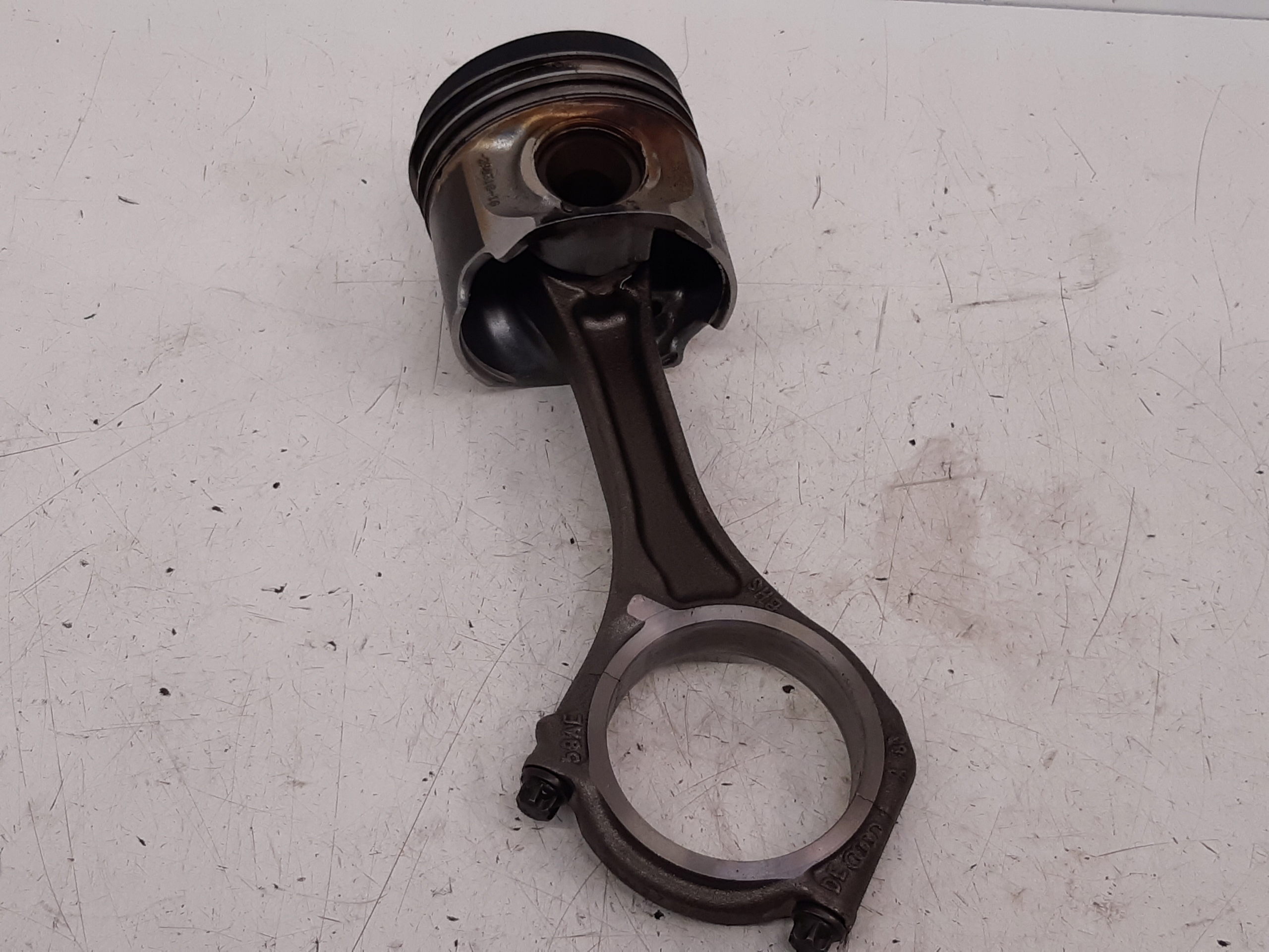 piston connecting rod Audi A4 B9