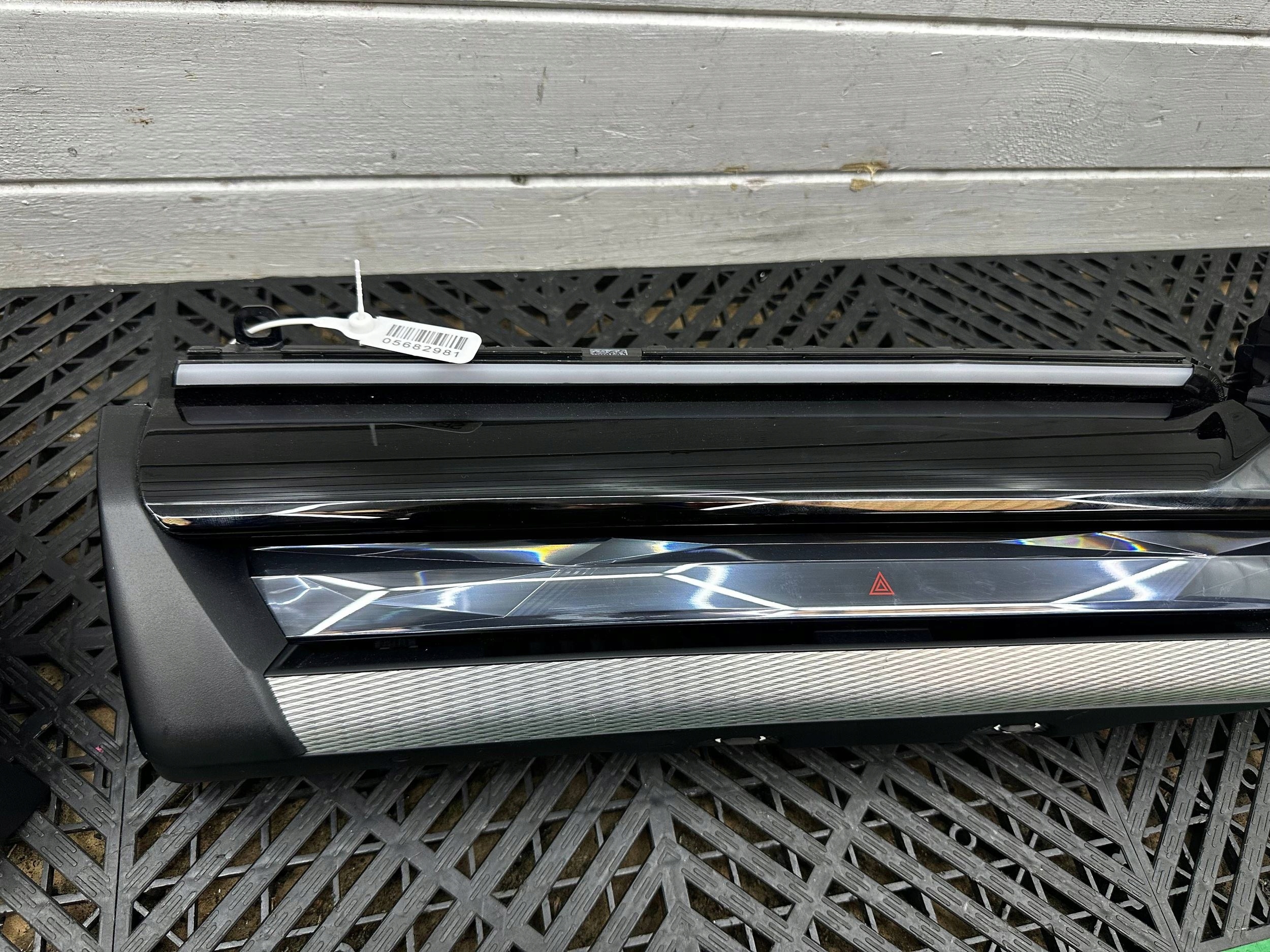 decorative trim of the dashboard BMW 5 G60 G61