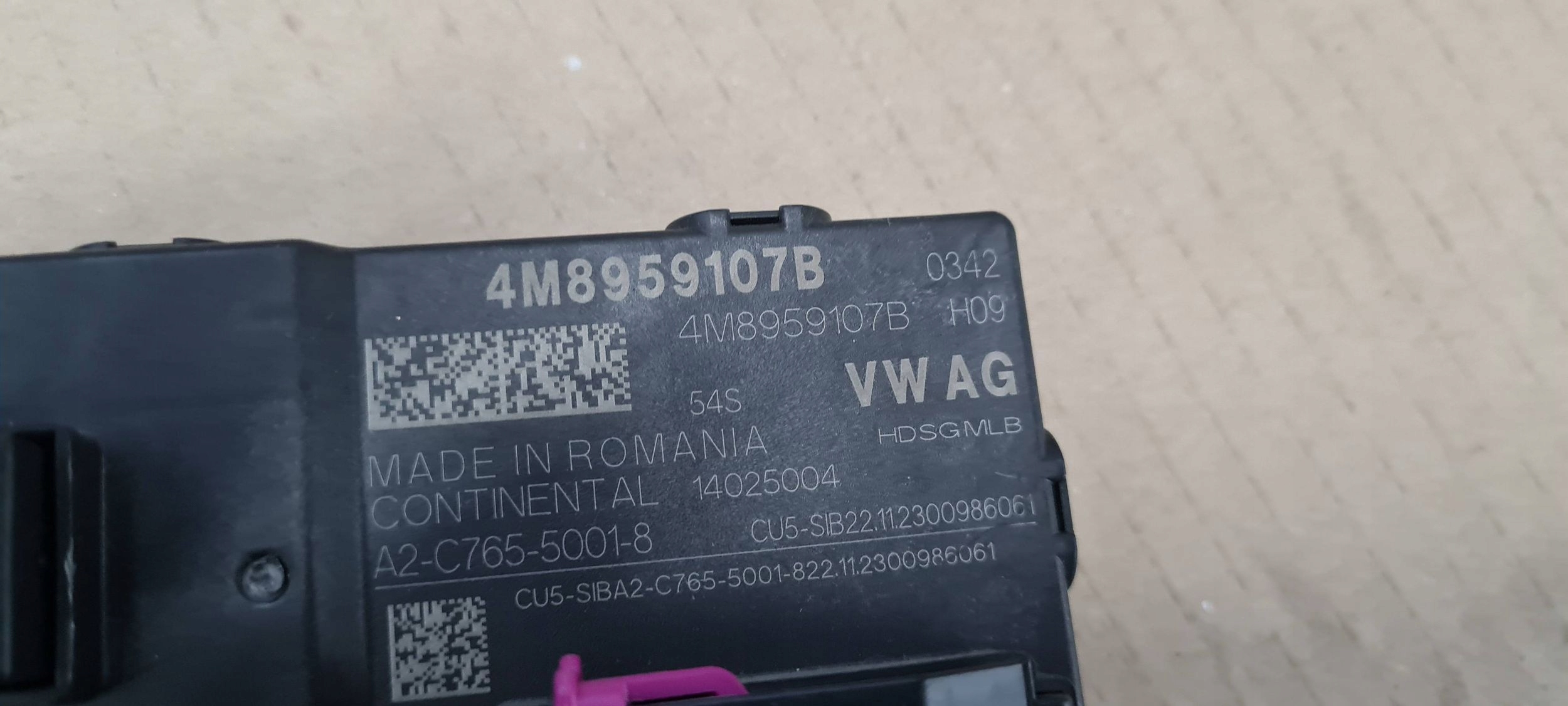 SQ8 4M RSQ8 Q8 module control unit bonnet boot connecting spoiler 4M8959107B