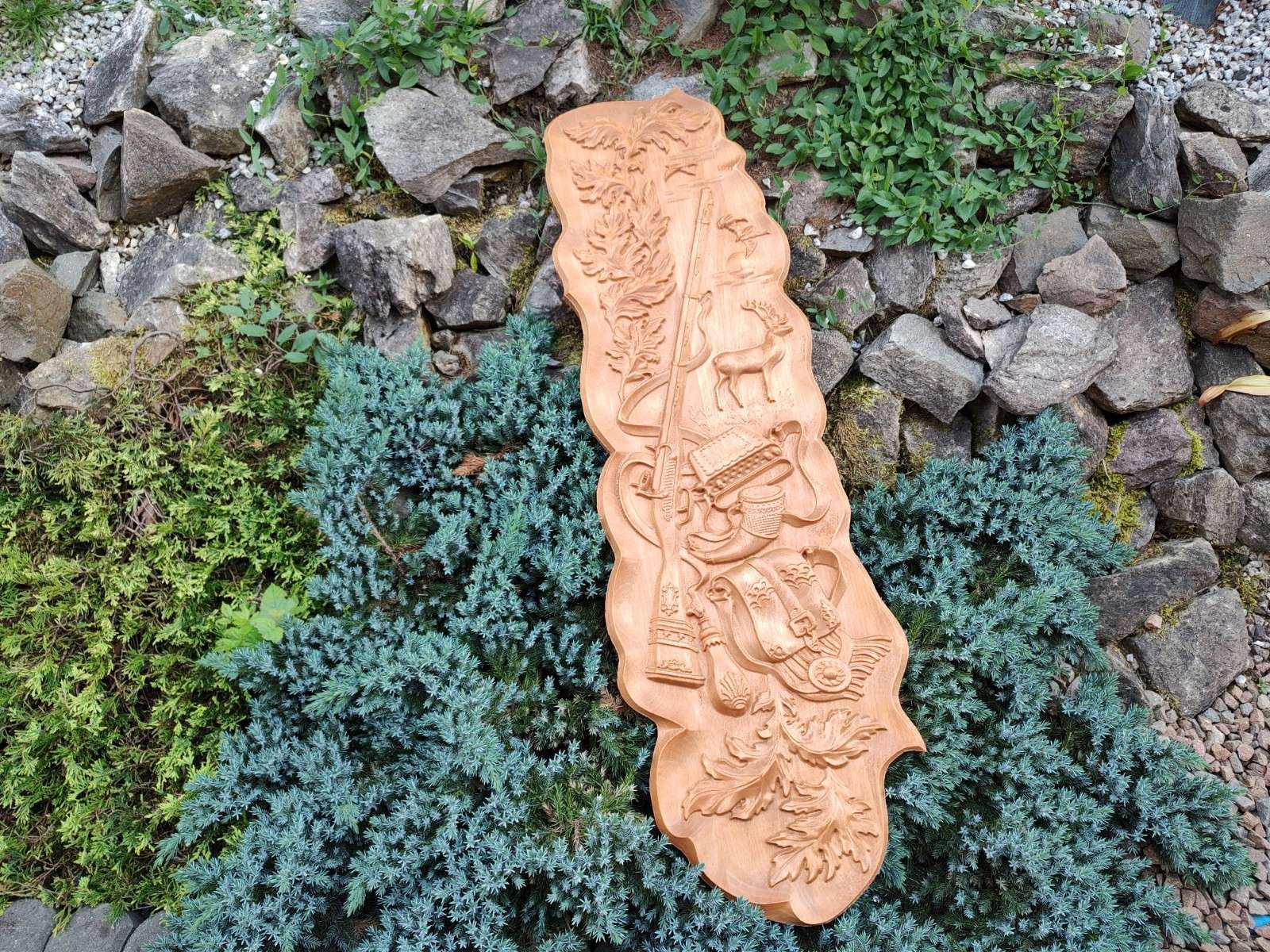 Dřevěný obraz lovecký motiv ozdoba na zeď řebříčkový lesní domek