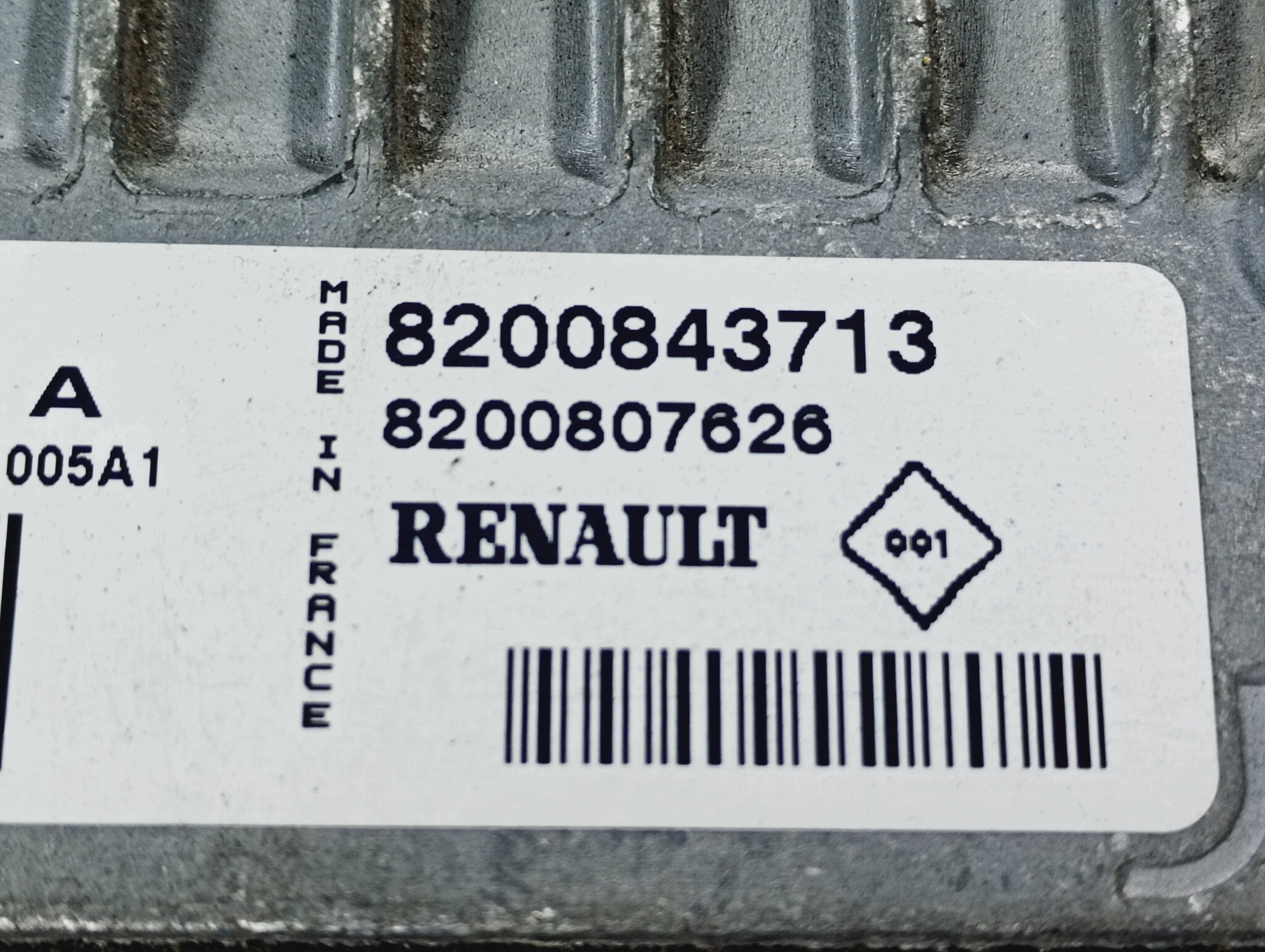 computer control unit of the engine OE 8200843713 Renault Scenic 2 II 05-08