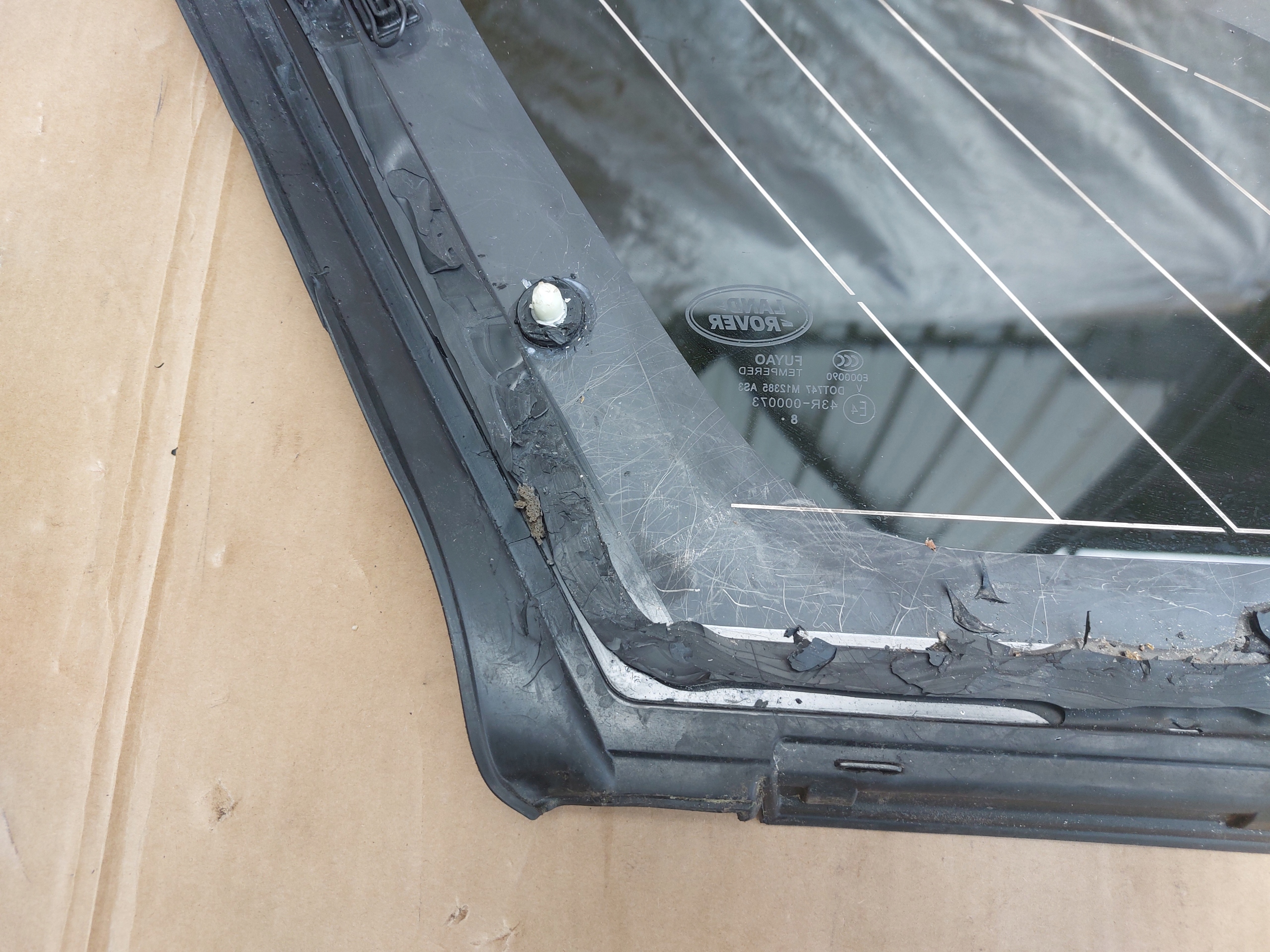 window bodywork right rear part VELAR L560 J8A2-29600-BE