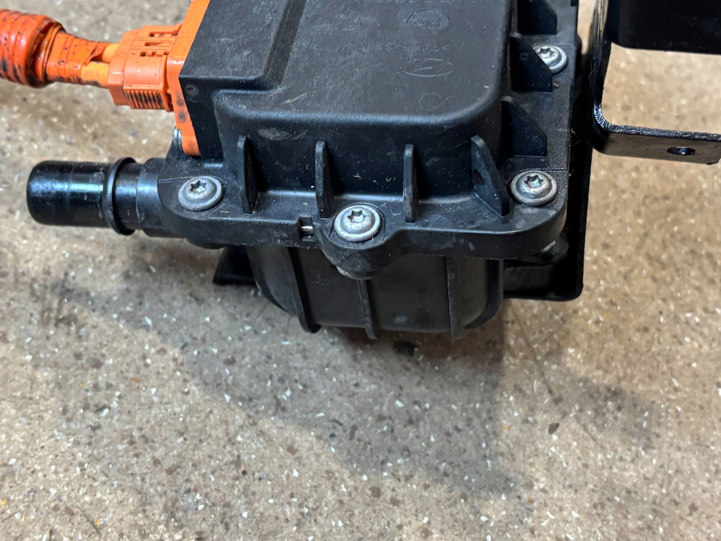 вентилятор kia EV6 375W2GI100