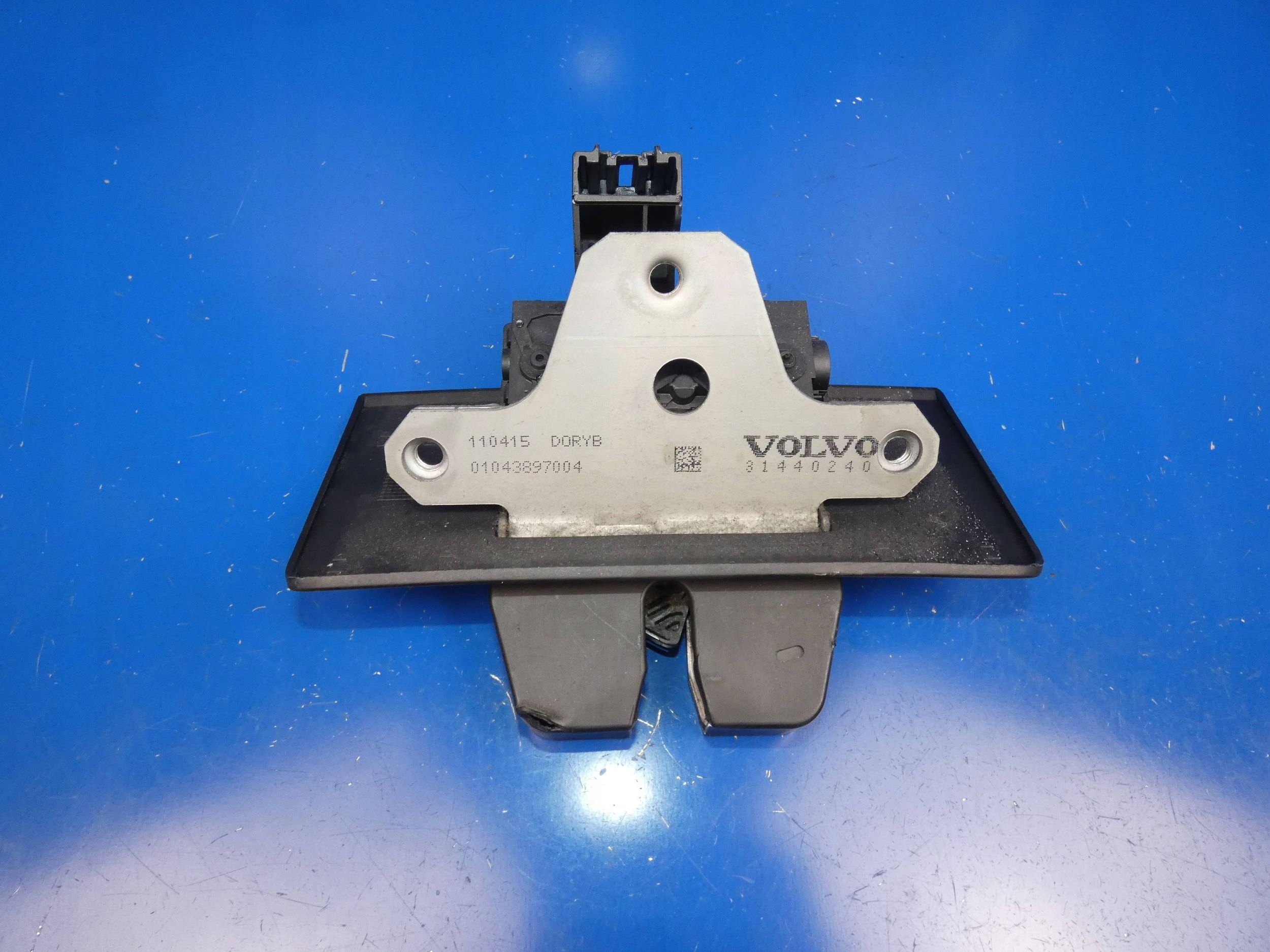 VOLVO V60 and S60 II lock bonnet boot rear part rear