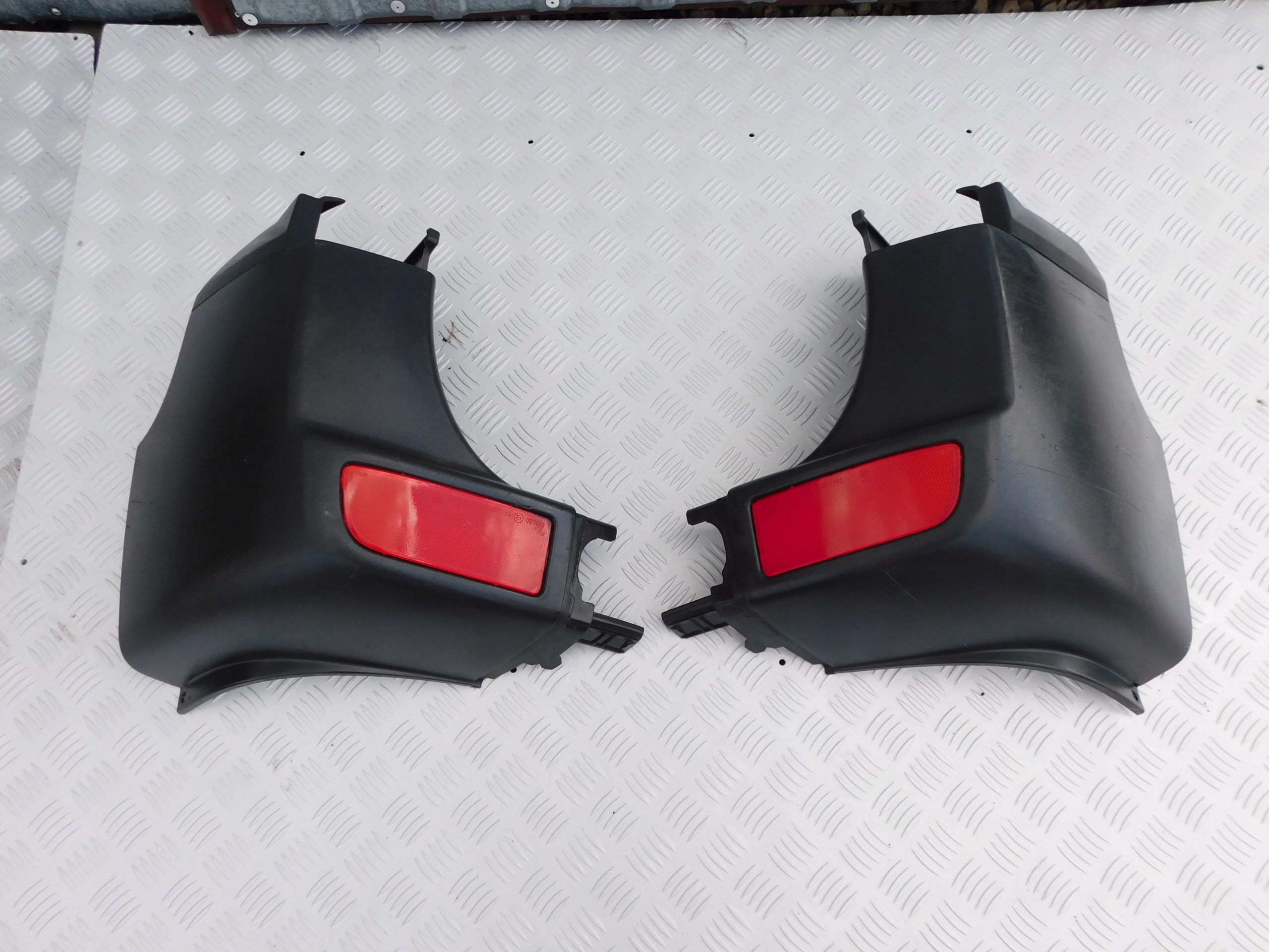 Mercedes Sprinter 906 VW Crafter corner bumper narozniki rear part 2 szt