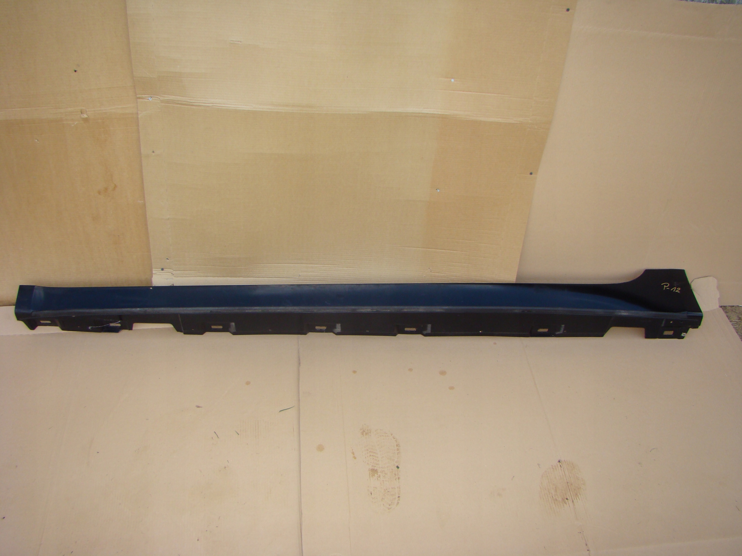 Audi A5 8W8 SPORTBACK LH. порога P12