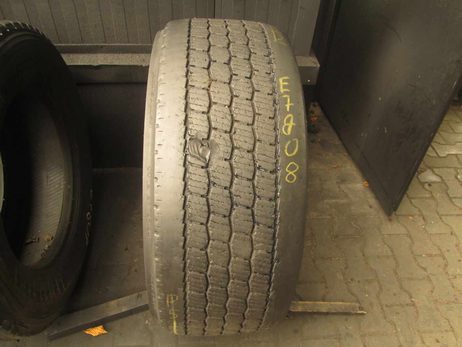 385 / 55r22, 5 Michelin XFN2 передняя