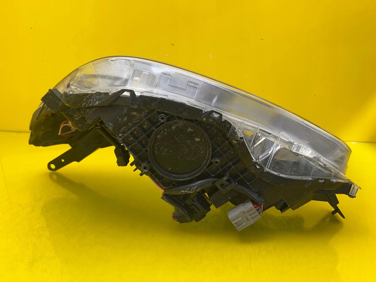 light right front Subaru Impreza XV 2011
