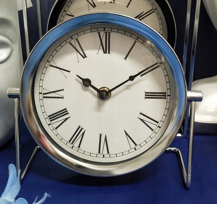 ZEGAR SREBRNY STOJĄCY H16CM Typ stołowy