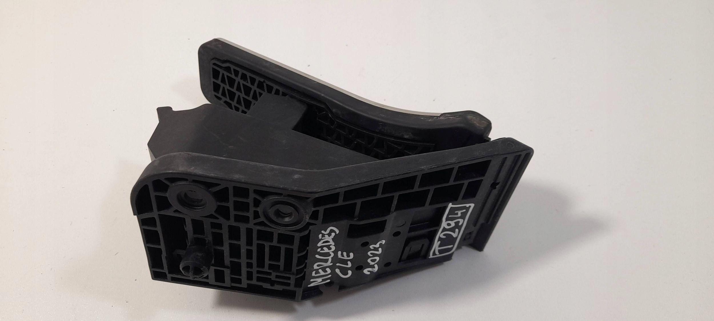 Mercedes-Benz CLE C236 accelerator pedal A2233000100 (T294)
