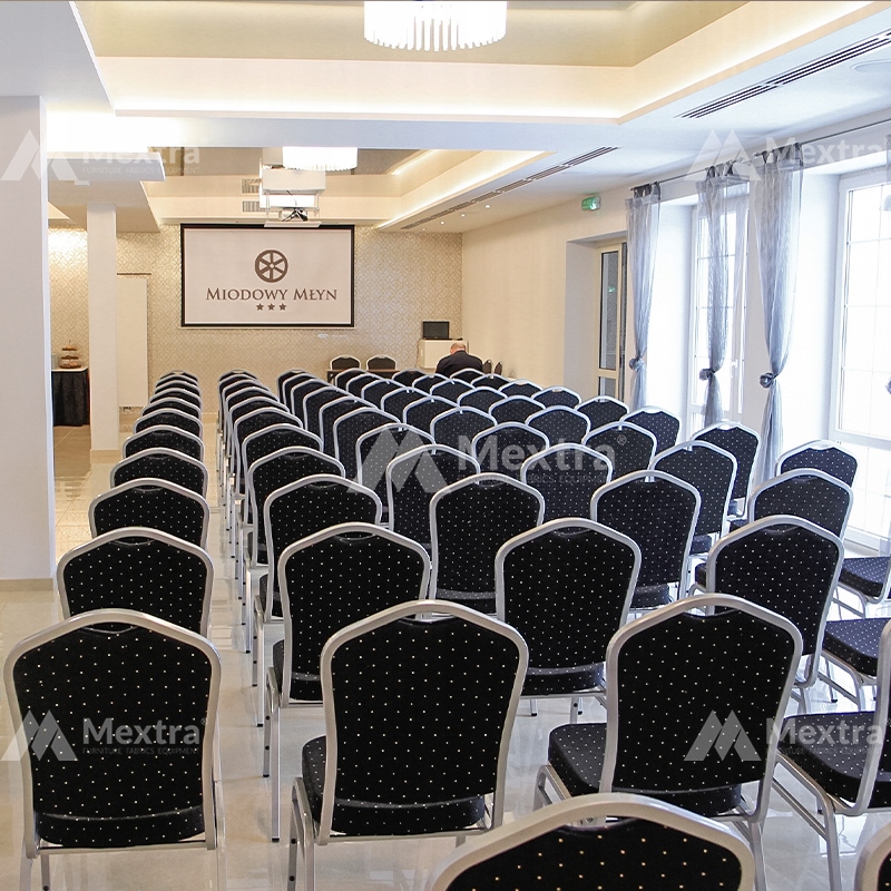 Krzesła bankietowe konferencyjne tapicerowane do lokalu ST390 Szerokość produktu 43 cm