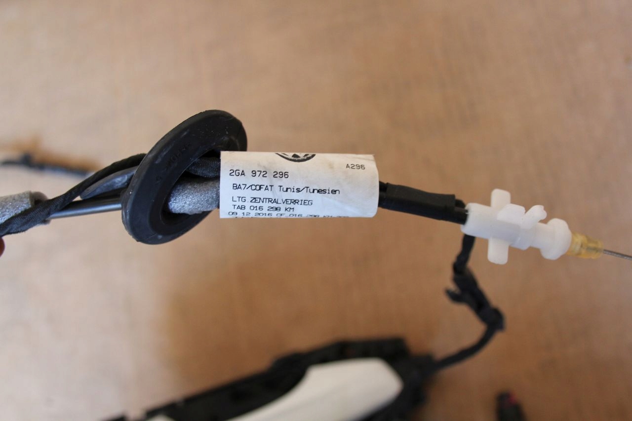 KLAMKI WIAZKI CIEGNA KEESY VW T ROC LC9A KOMPLET Weight with packaging 1 kg