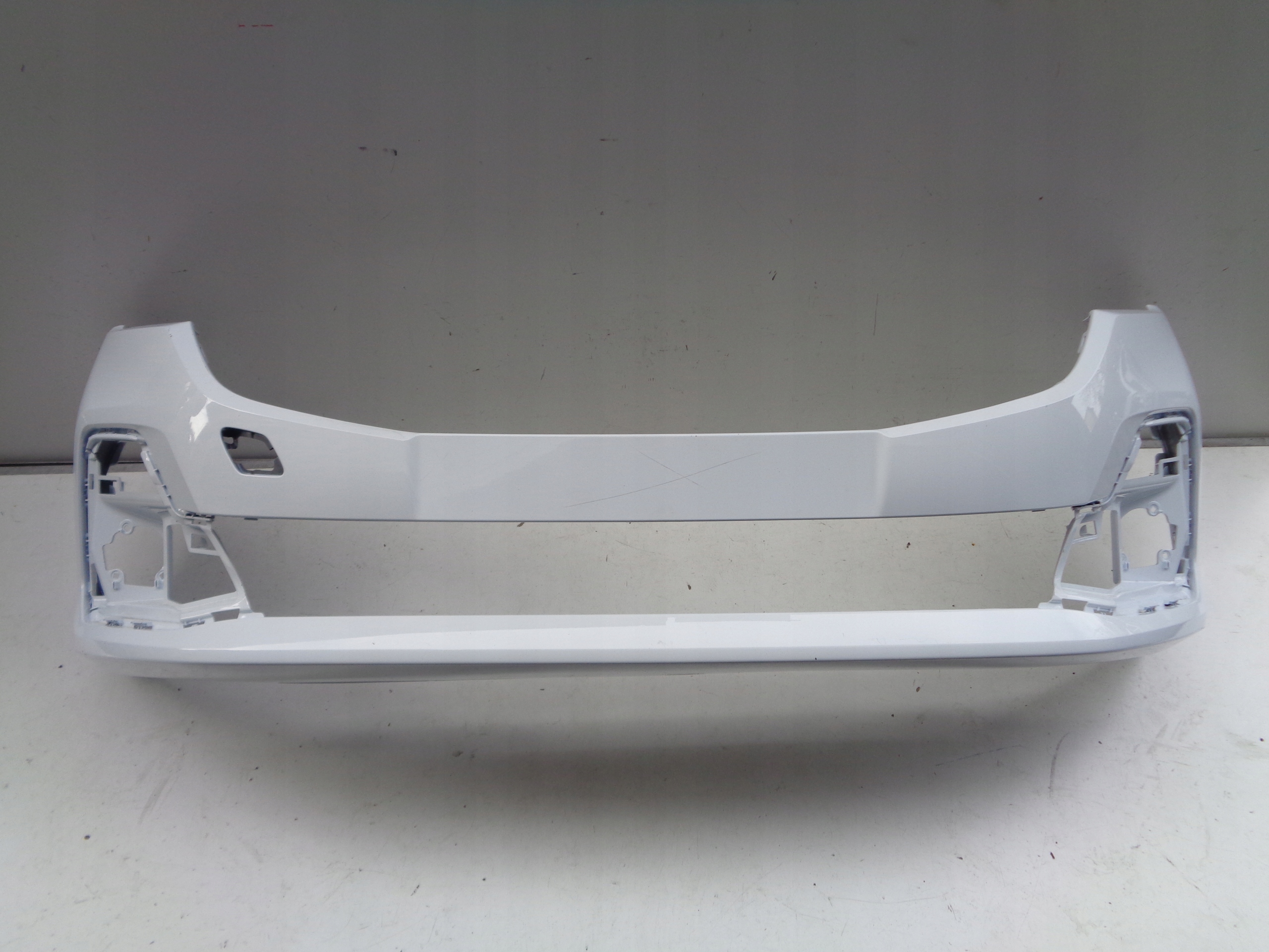 FRONTSTOSSSTANGE FORD TRANSIT CONNECT III 22- 28905