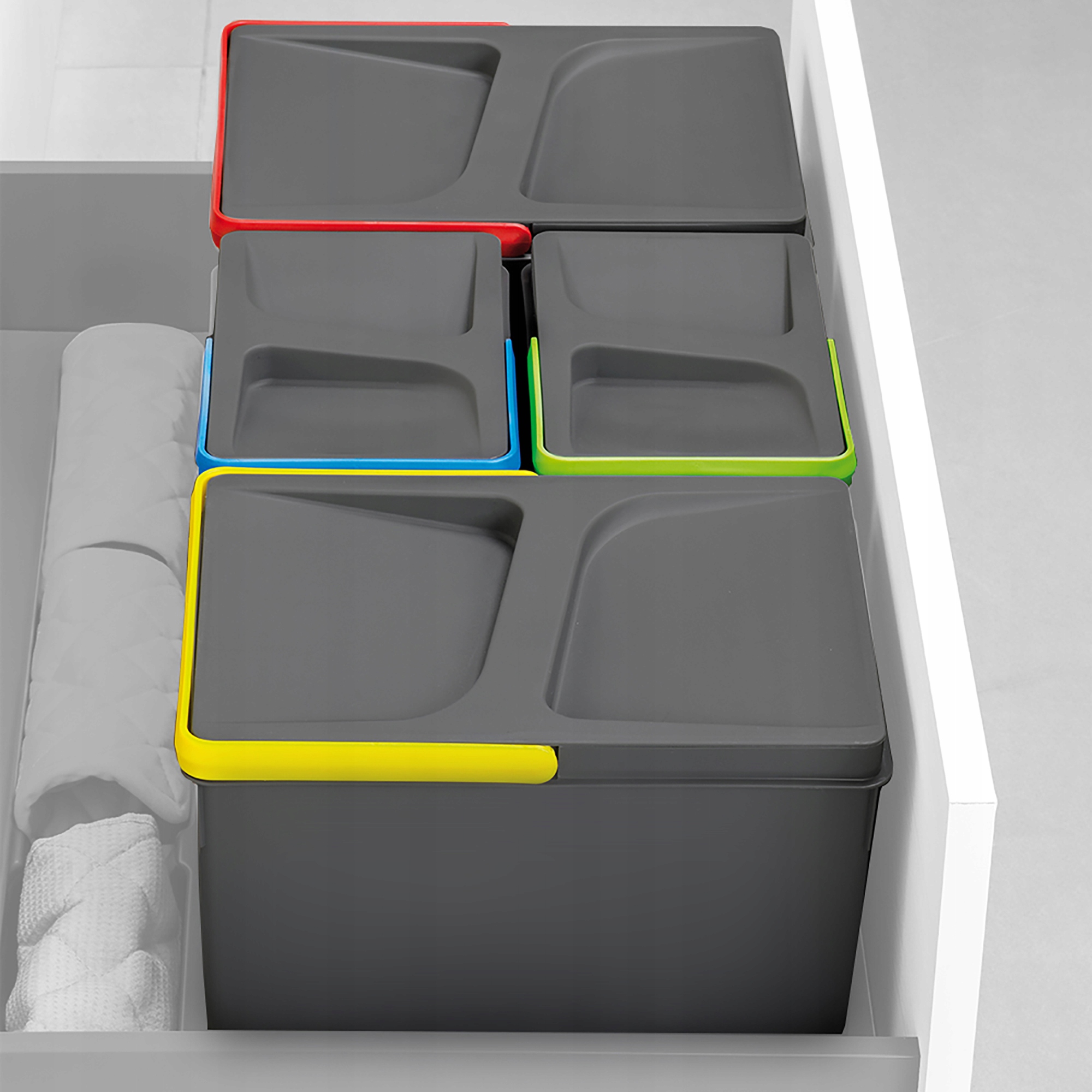 Levně Odpadkový koš plast Emuca 7l černý