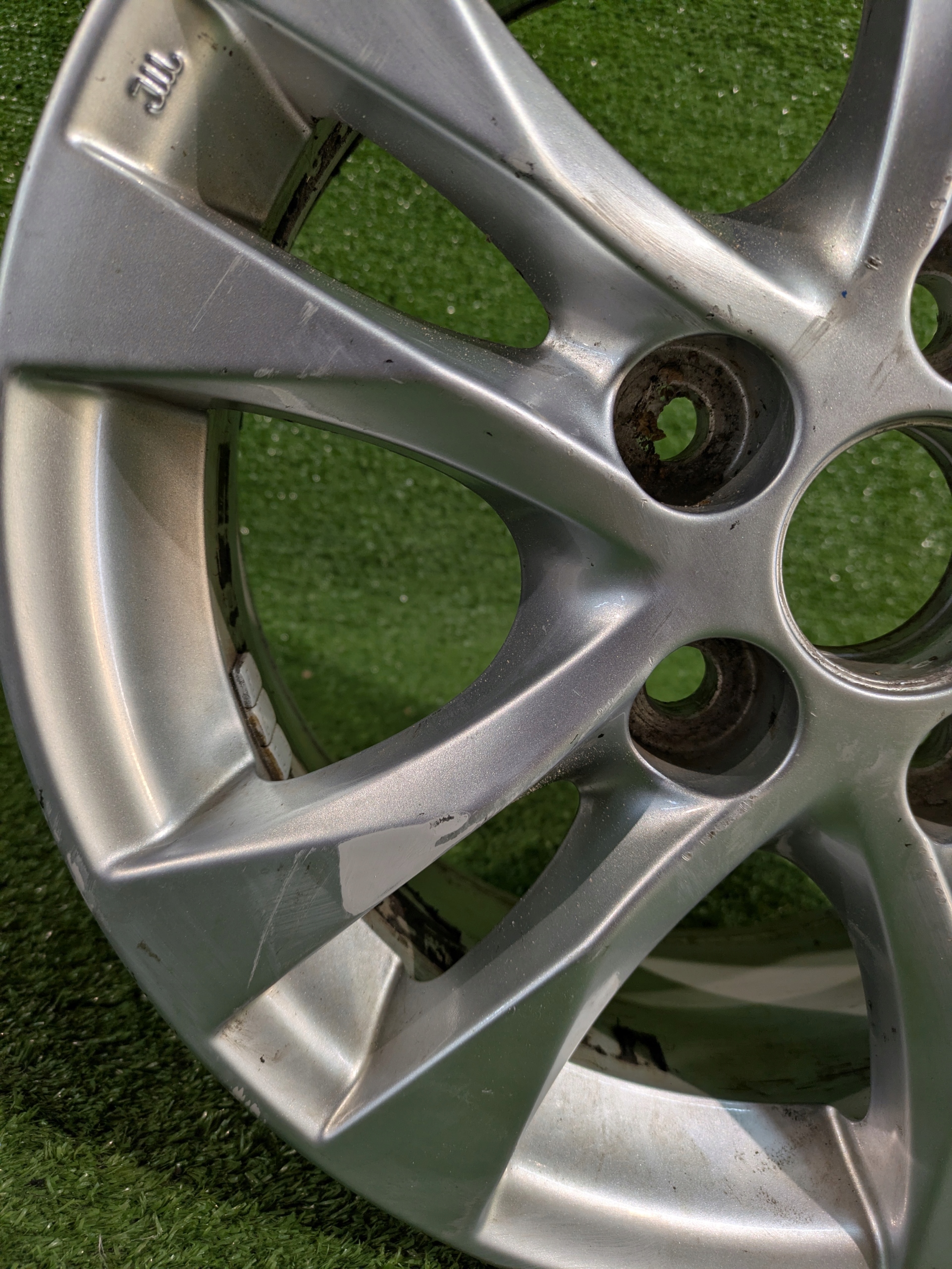 alufelni TOYOTA AURIS II 15" 6J ET39 NR.F113