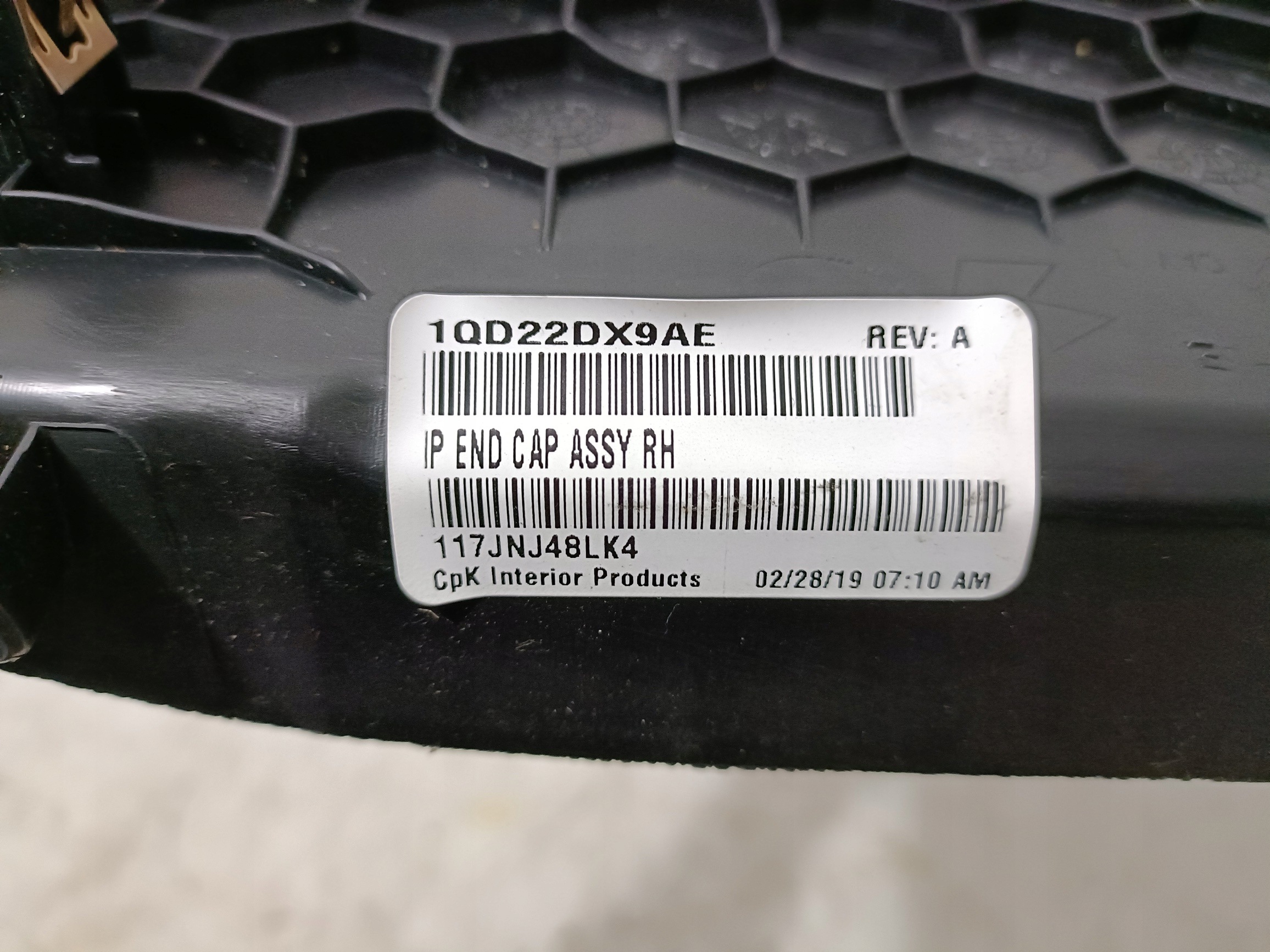 DODGE CHARGER 2019- Droit Couvre du tableau de bord 1QD22DX9AE