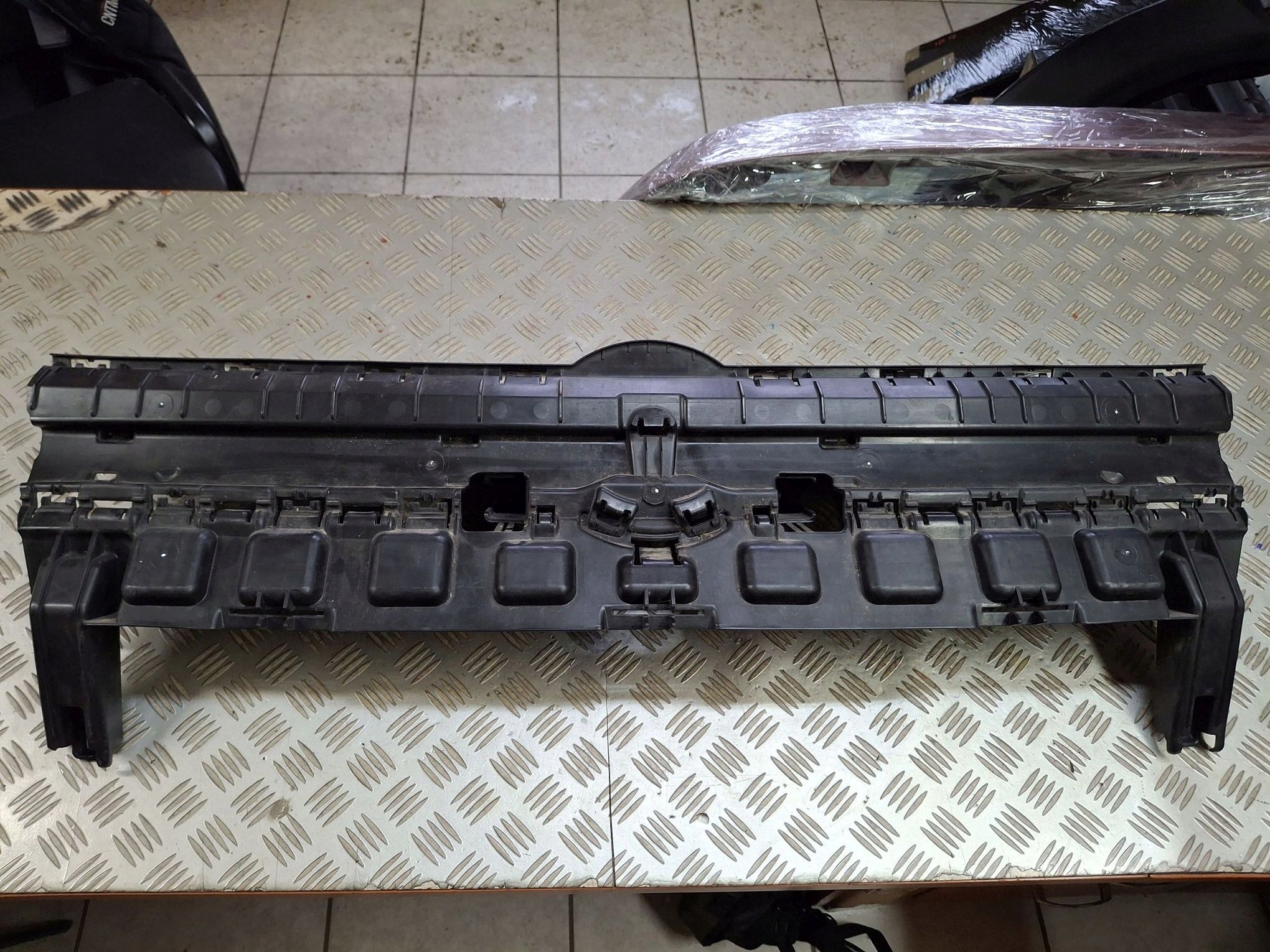 Traverse Grille/masque Support VW CADDY IV 2020R->